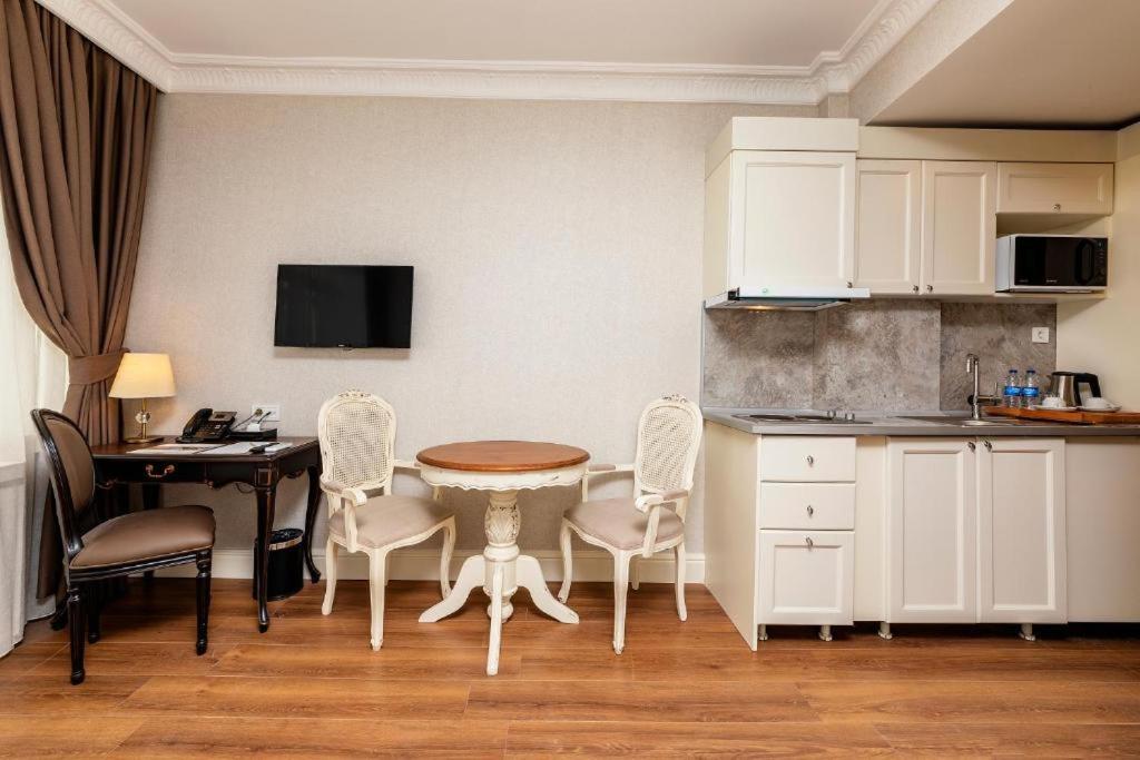 Meroddi La Porta Otel - Image 25