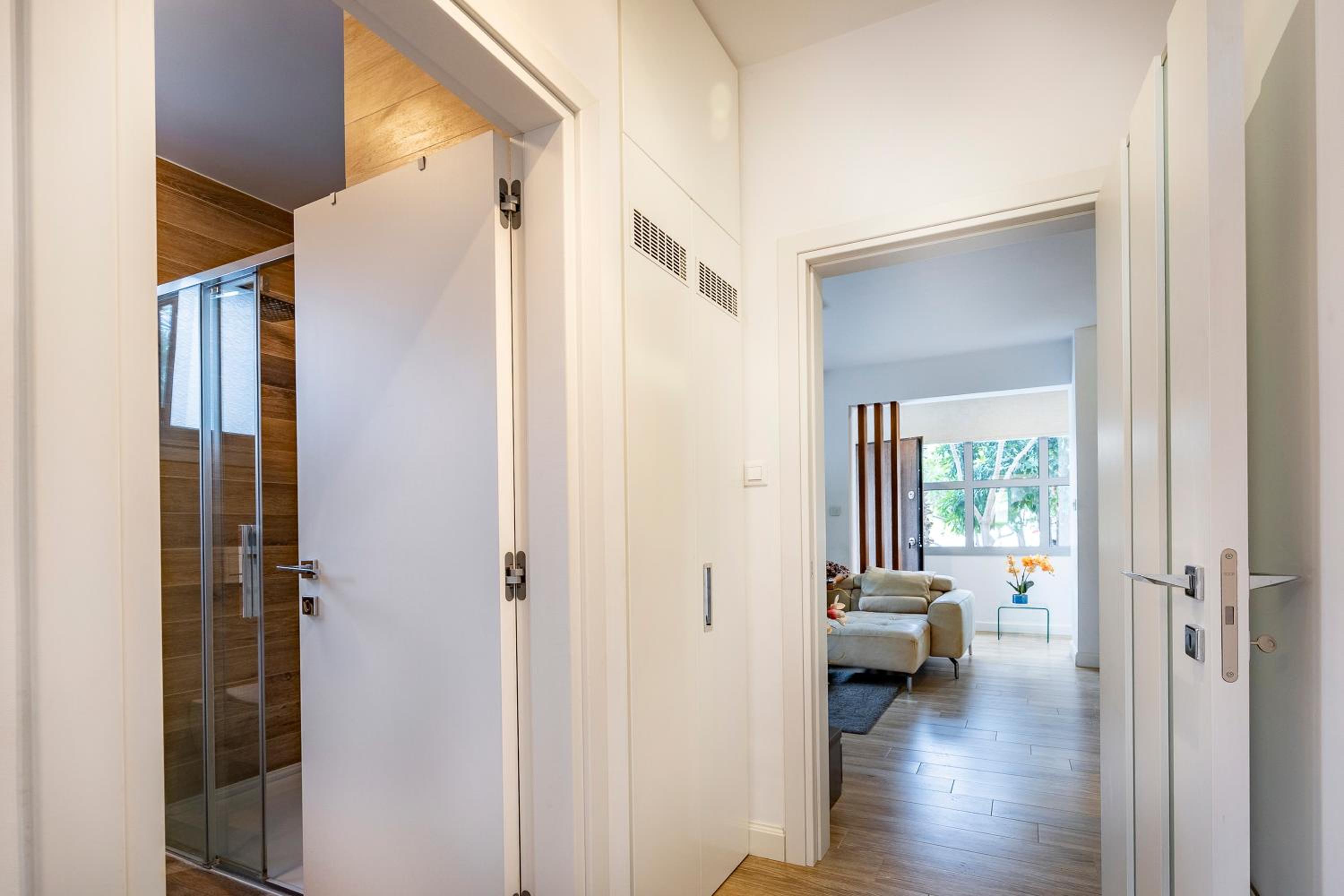 Luxury 1 bedroom apartment with shared pool