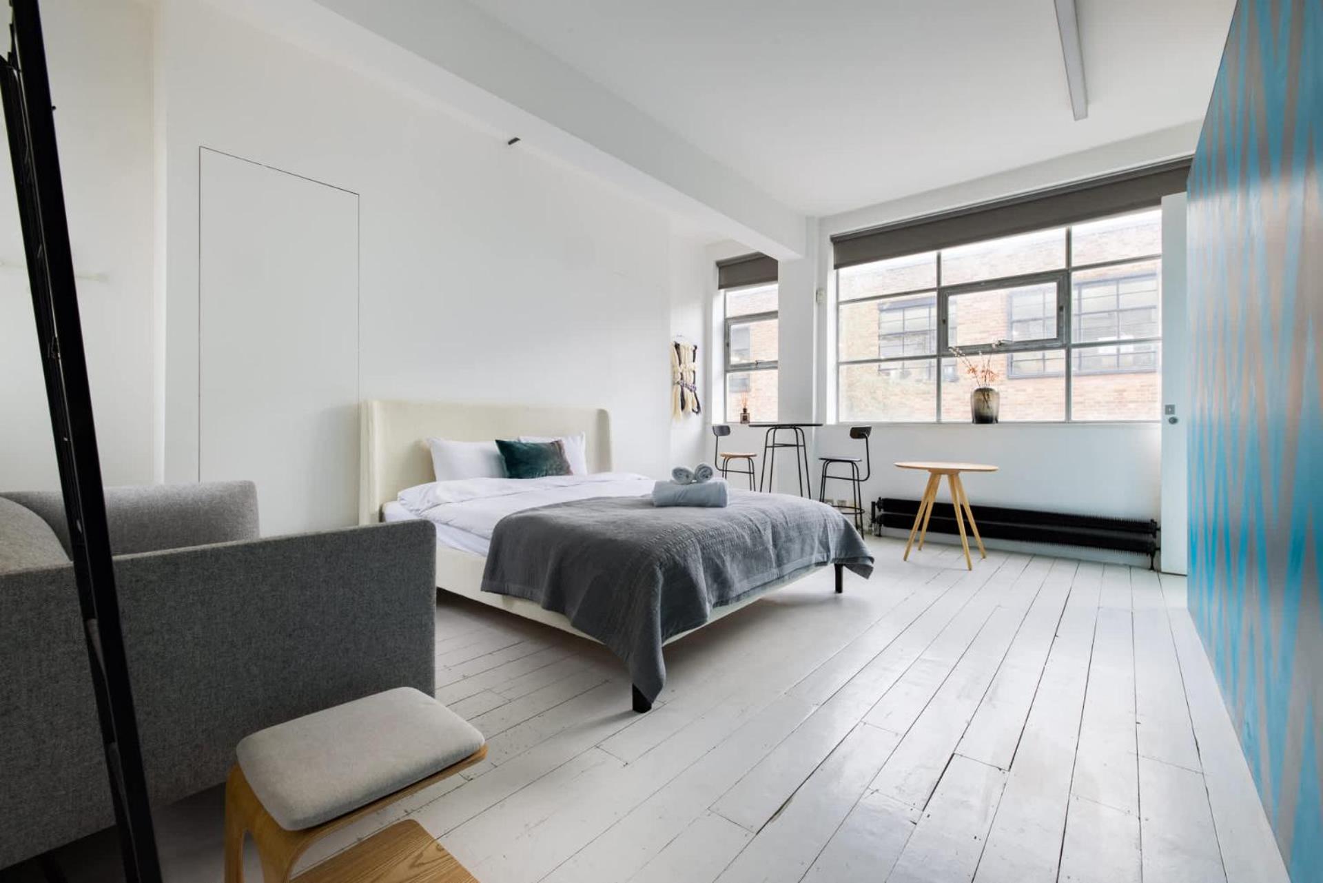 Spacious & Bright Loft Apartment - Shoreditch