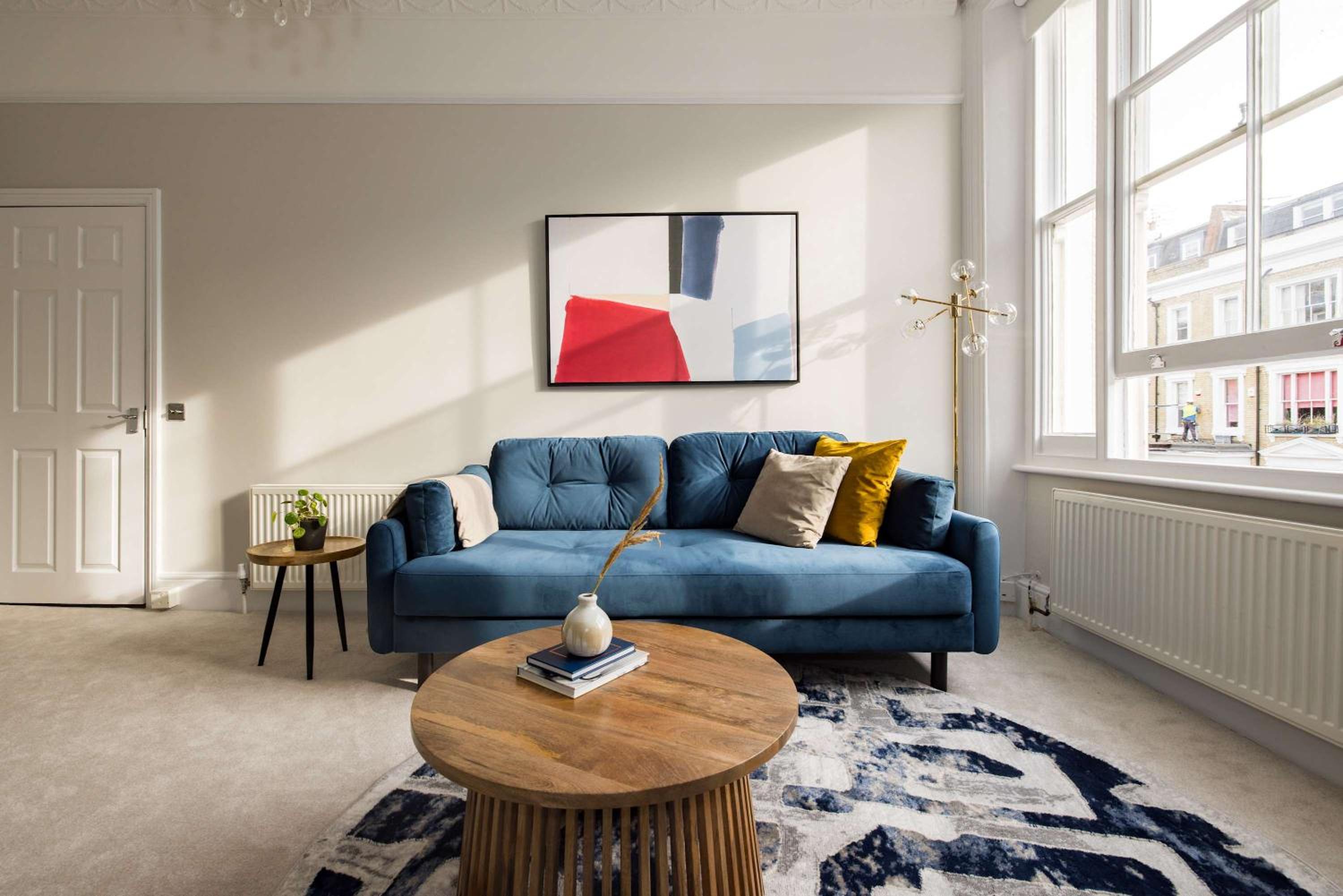 Chic & Sunlit Earls Court Flat