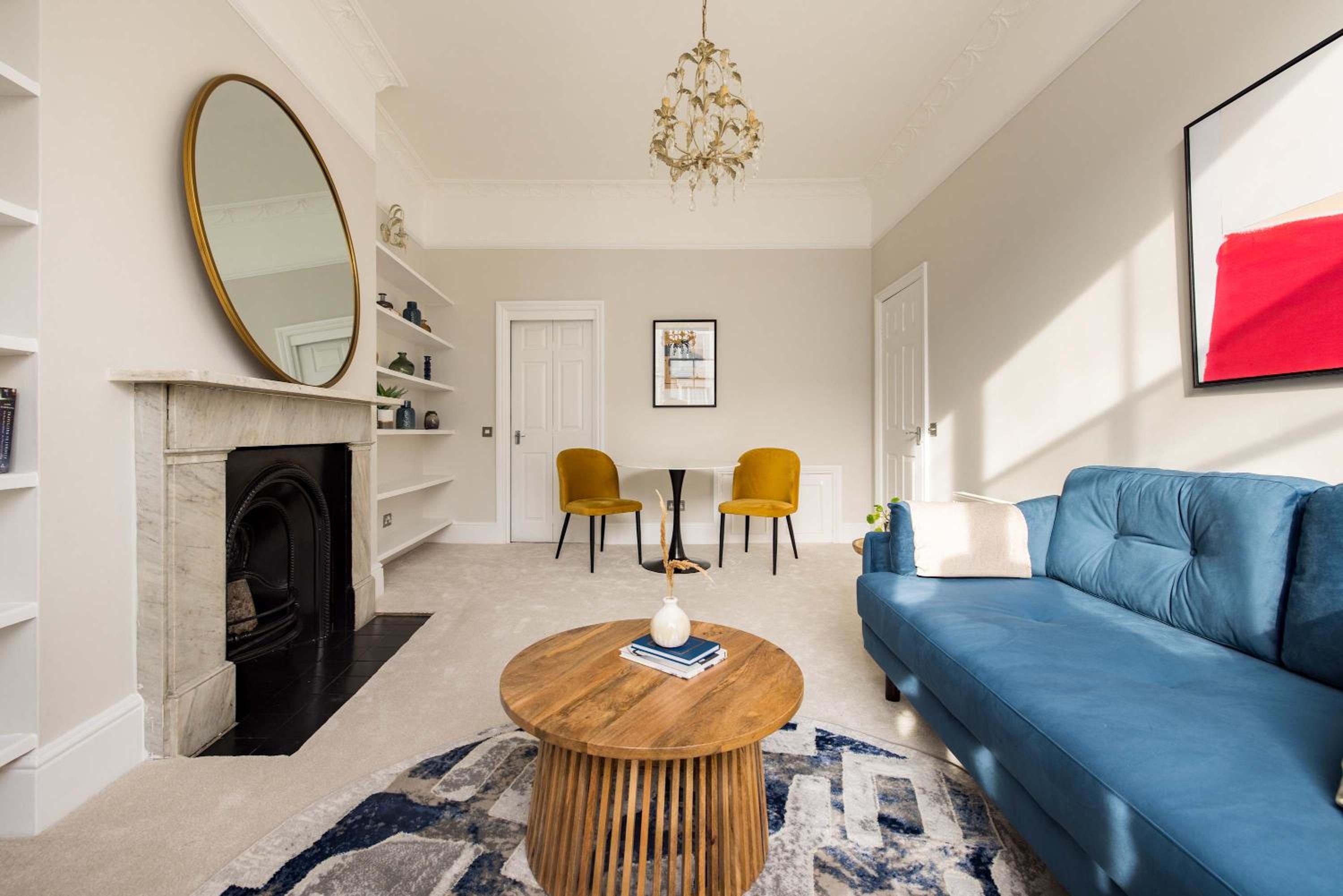 Chic & Sunlit Earls Court Flat