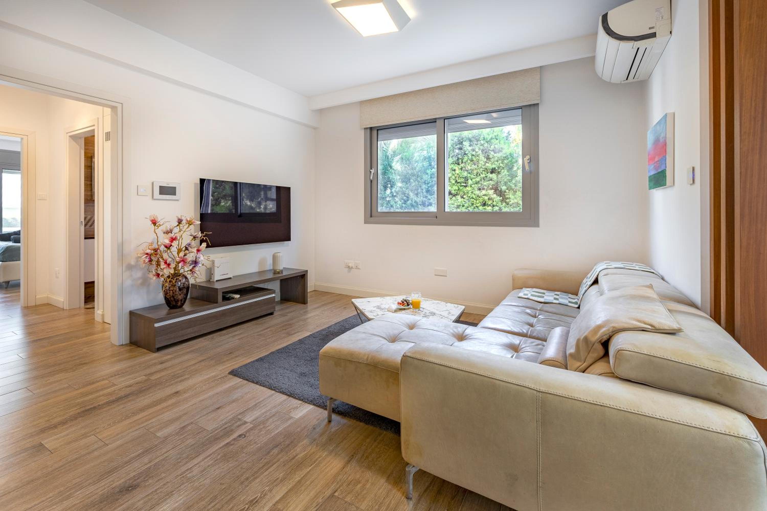 Luxury 1 bedroom apartment with shared pool