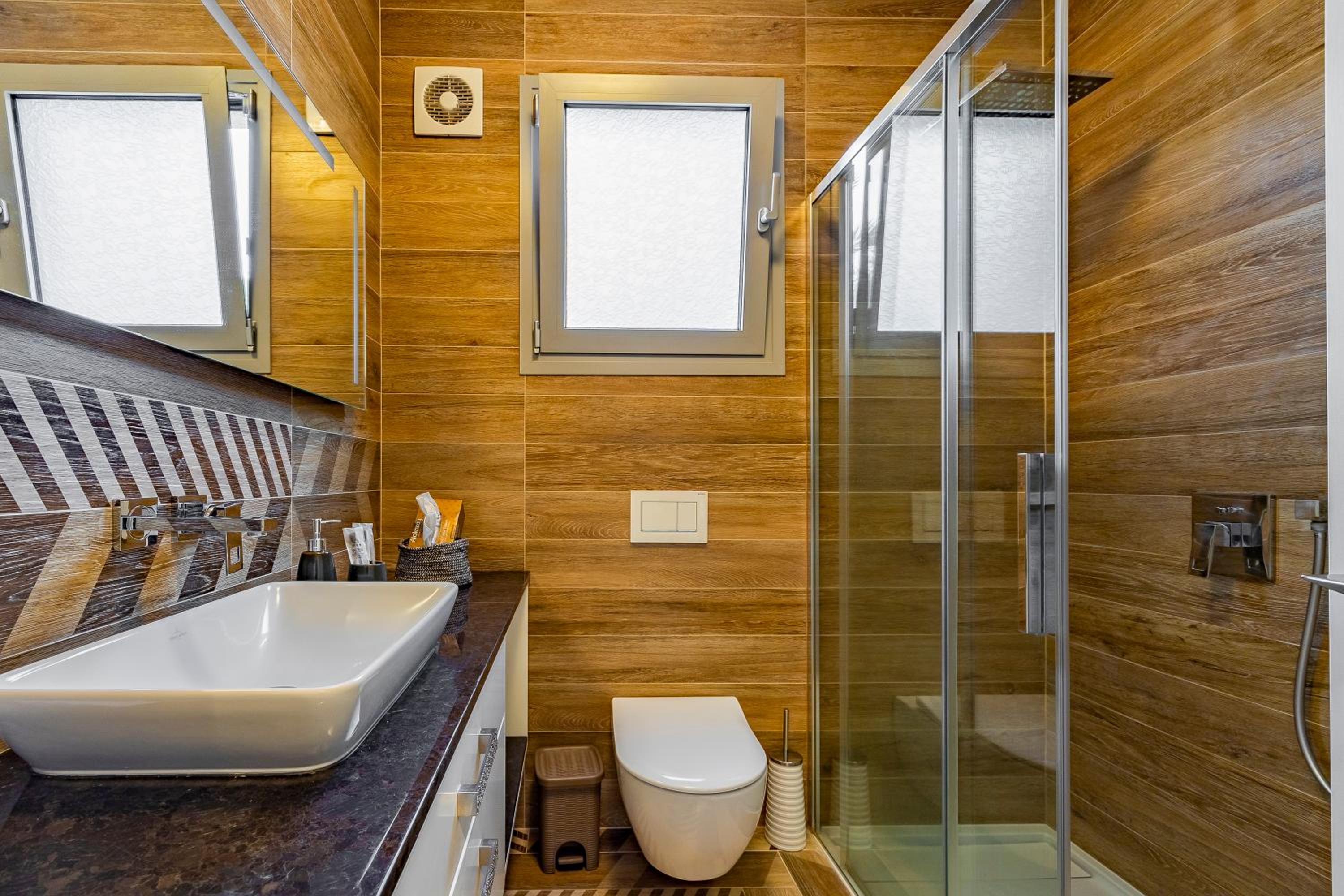 Luxury 1 bedroom apartment with shared pool