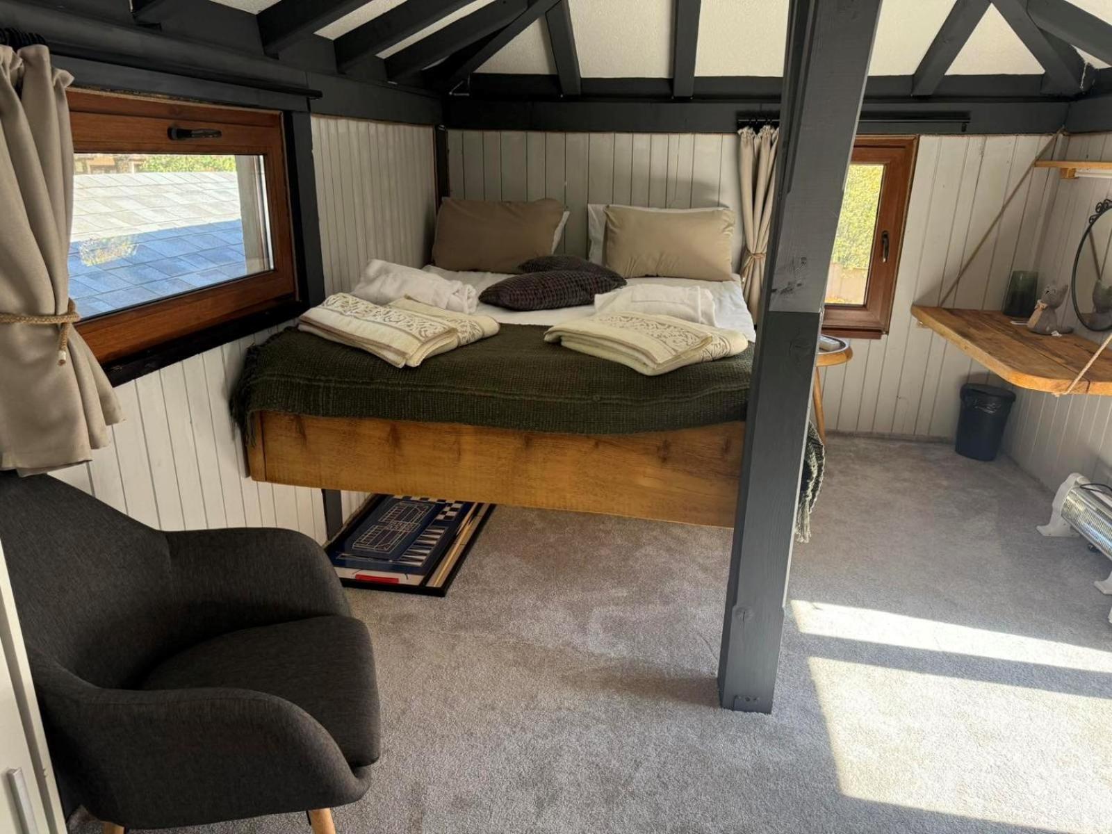 Villa Yarema Mountain Relax with Hot Jacuzzi & Sauna by BookVillaBG
