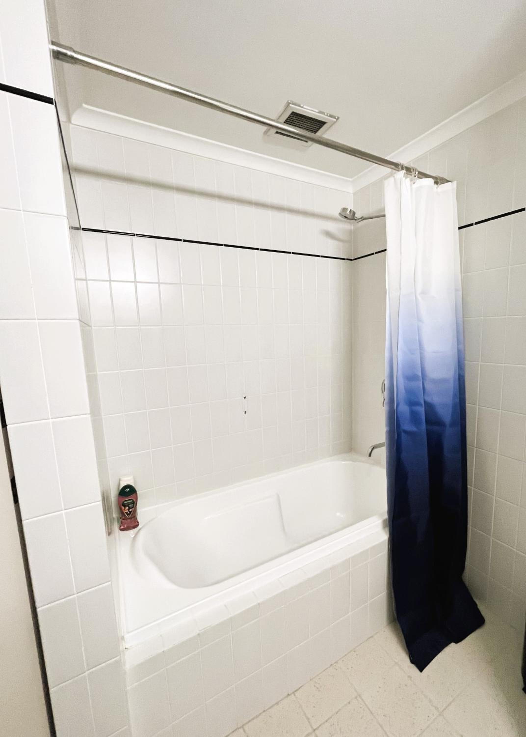 10 CBD Resort 2BR Secure Suite Pool Gym & Parking
