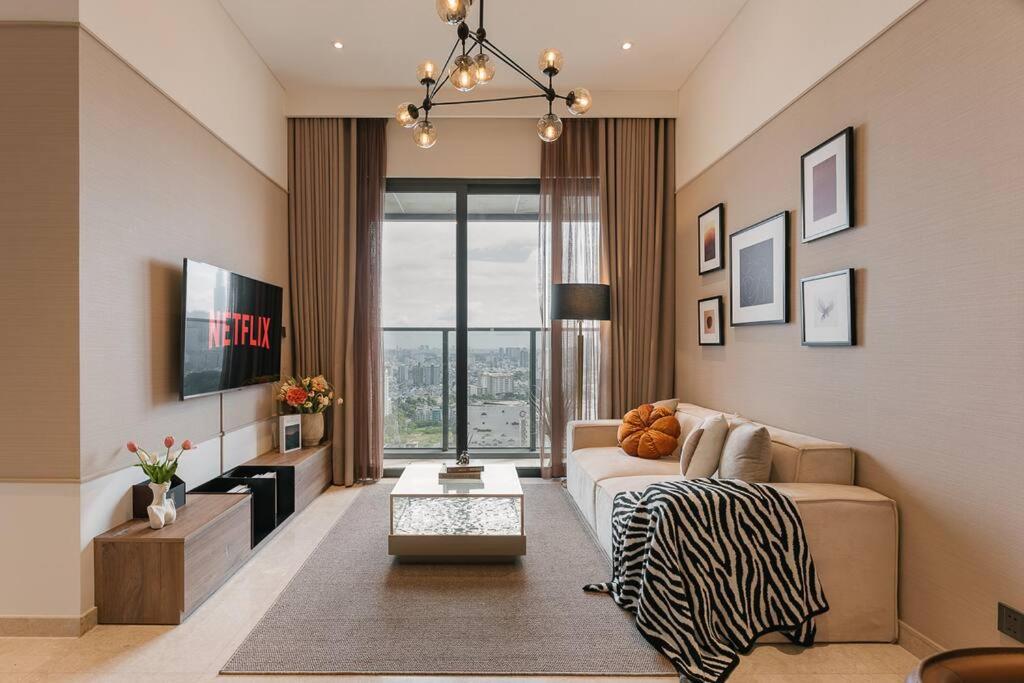 MarQ District 1 Elite Apartel by SSens