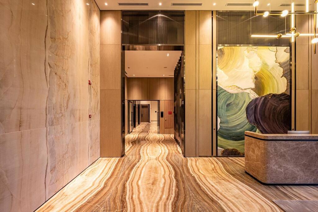 MarQ District 1 Elite Apartel by SSens