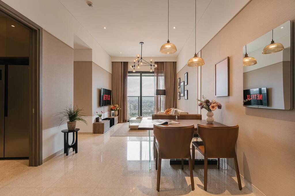 MarQ District 1 Elite Apartel by SSens