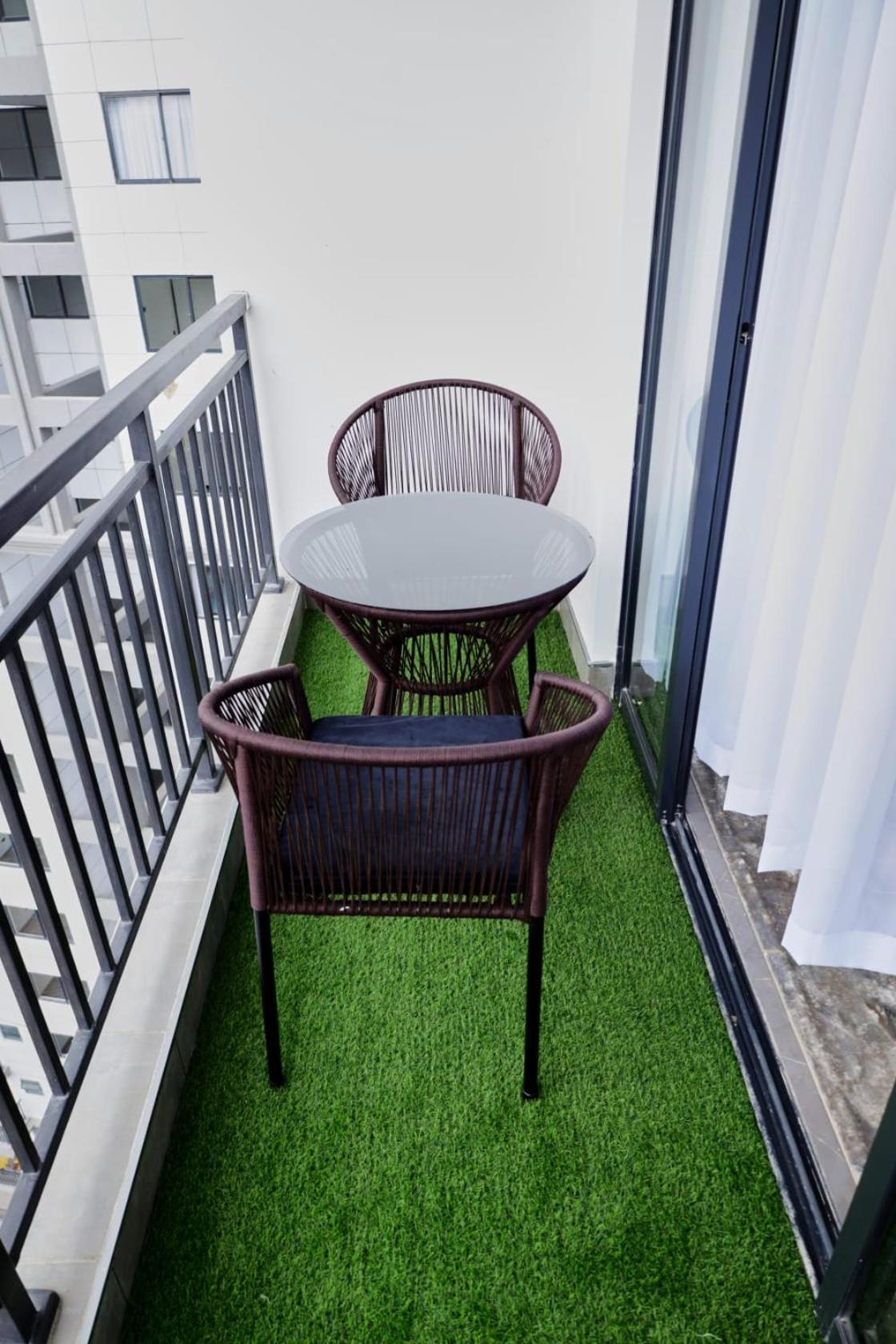 Alina Ridge Luxe Apartment view 3