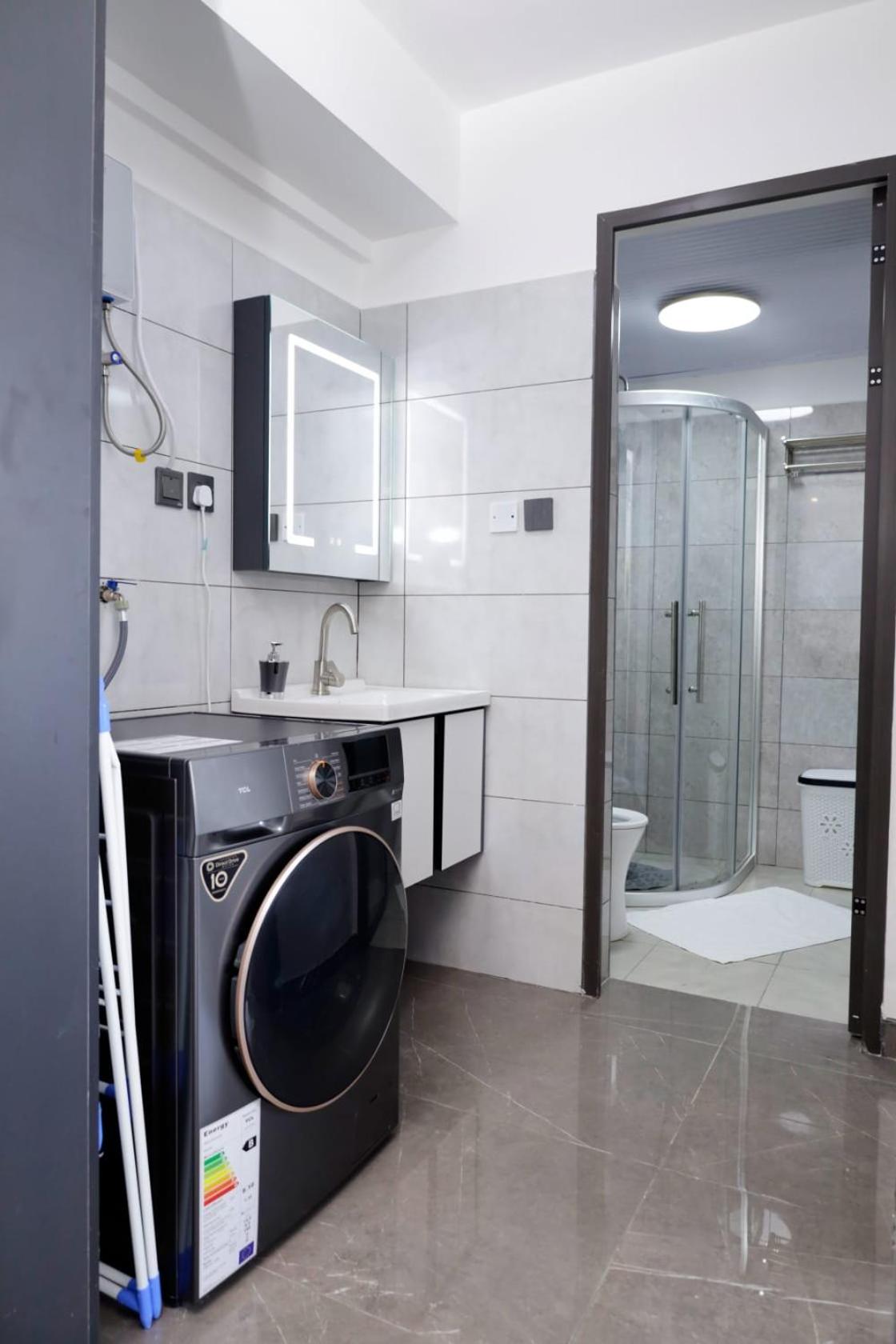 Alina Ridge Luxe Apartment view 4
