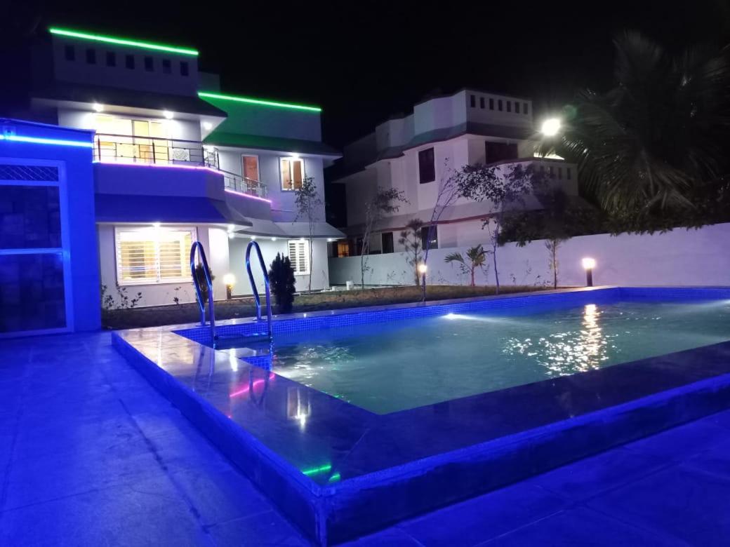 Lavish Loft Villa view 5
