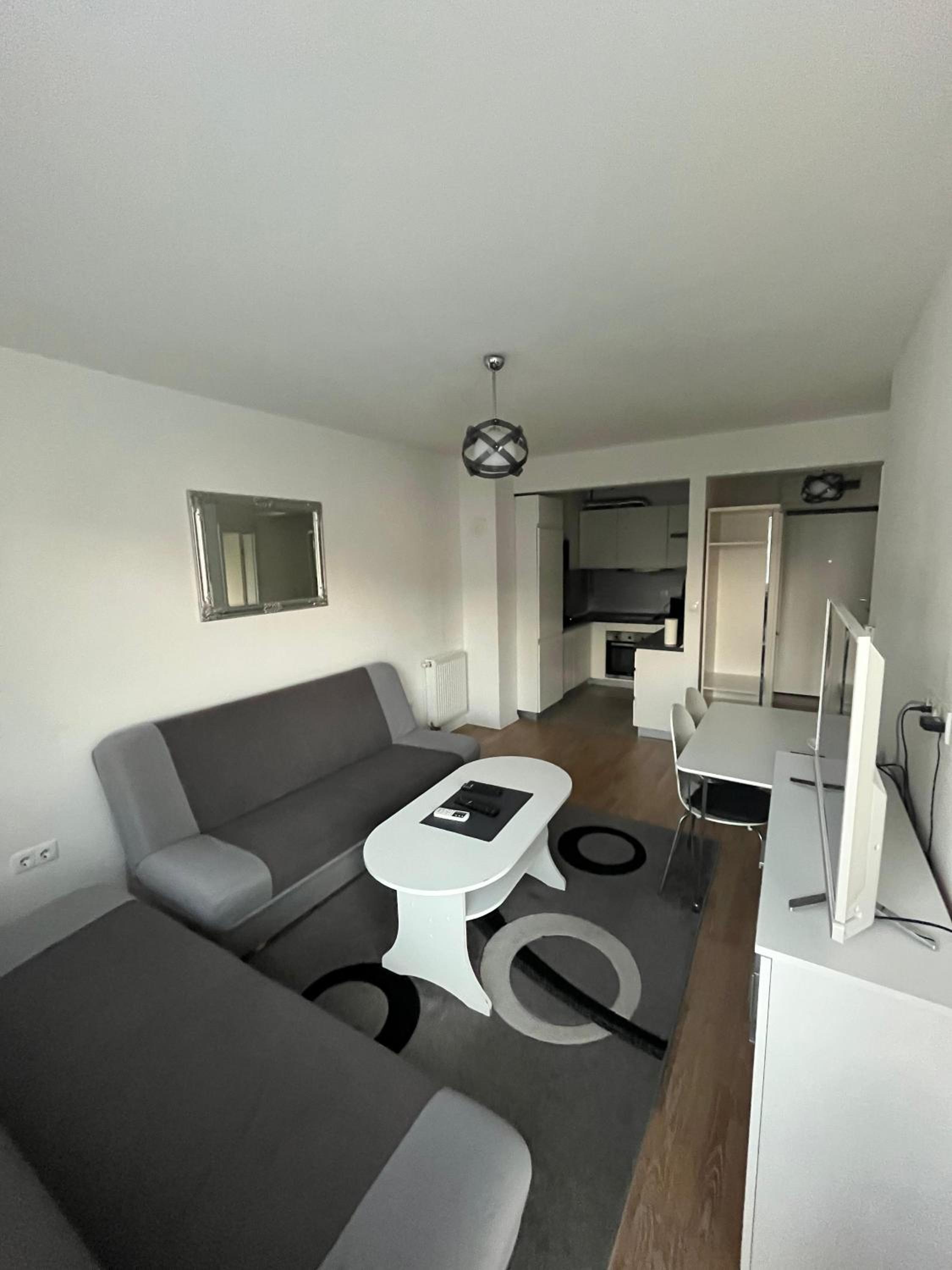 Chromatic Apartment