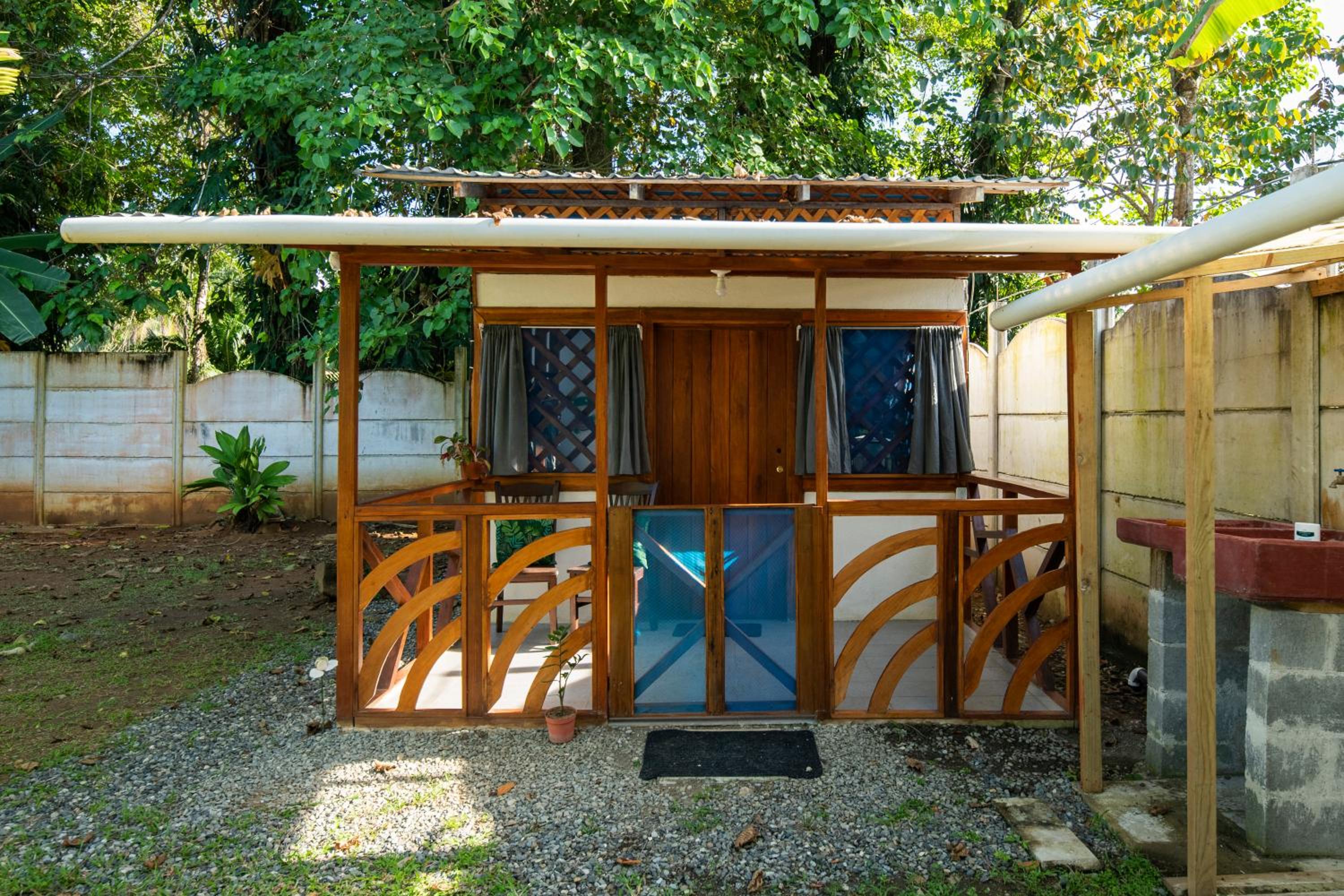 Casa Blanca Beachfront House with Shared Pool Access Pangea Lodge