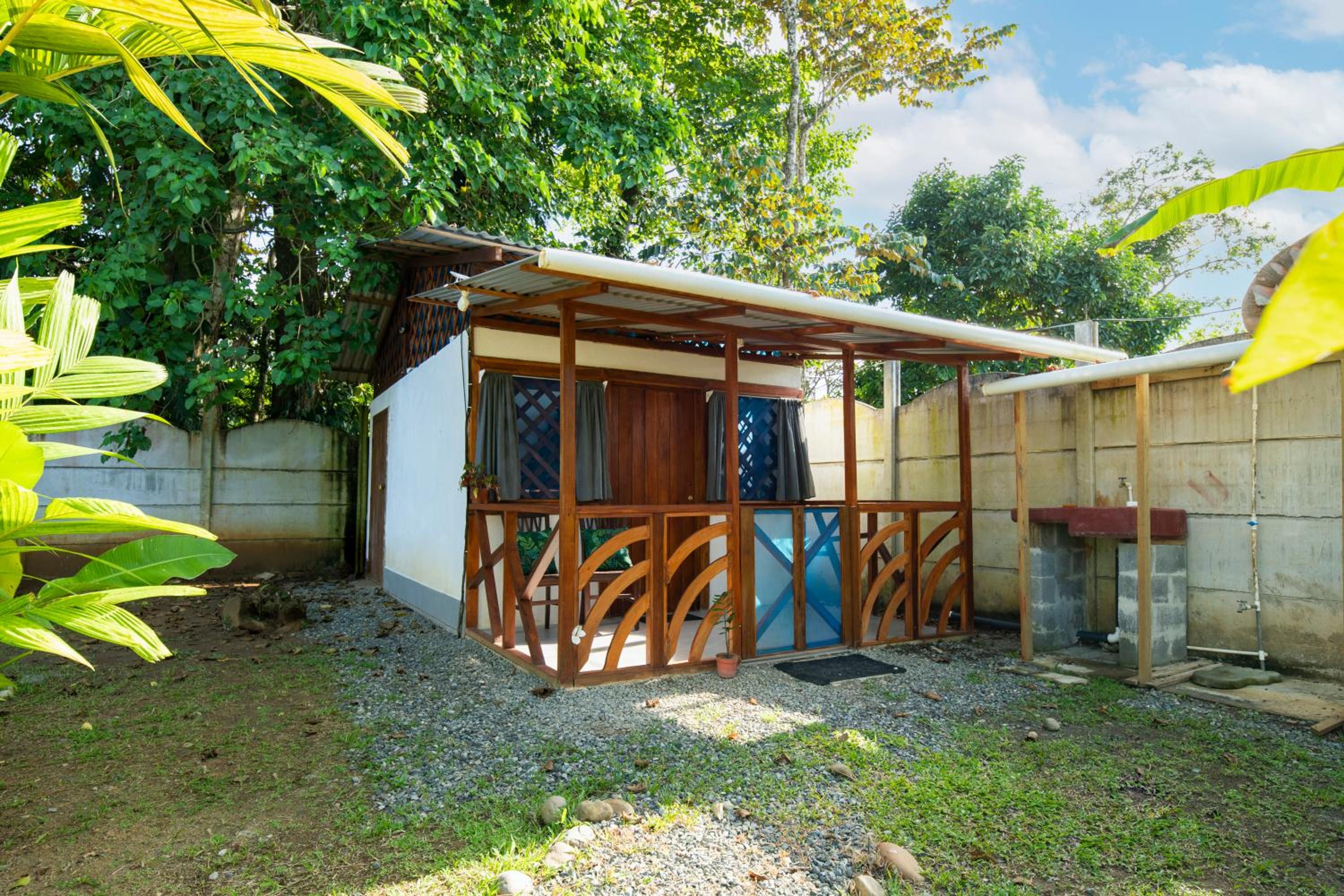 Casa Blanca Beachfront House with Shared Pool Access Pangea Lodge