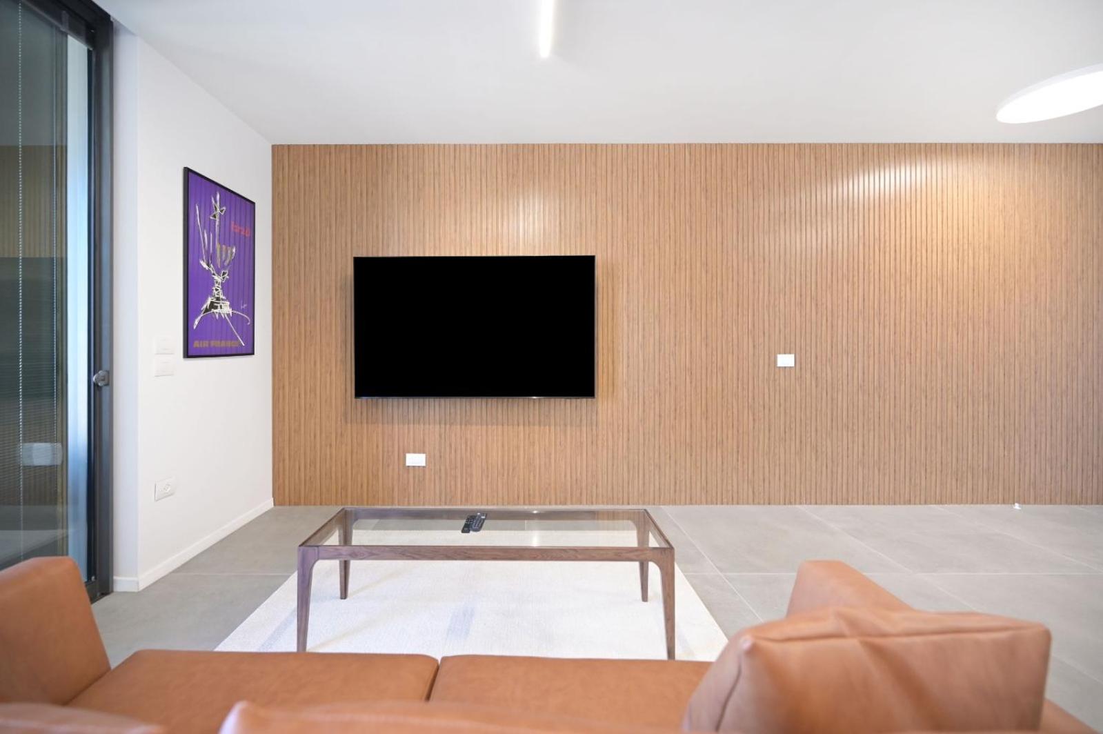Stylish Sea View 2BR Apartment by HolyGuest view 3