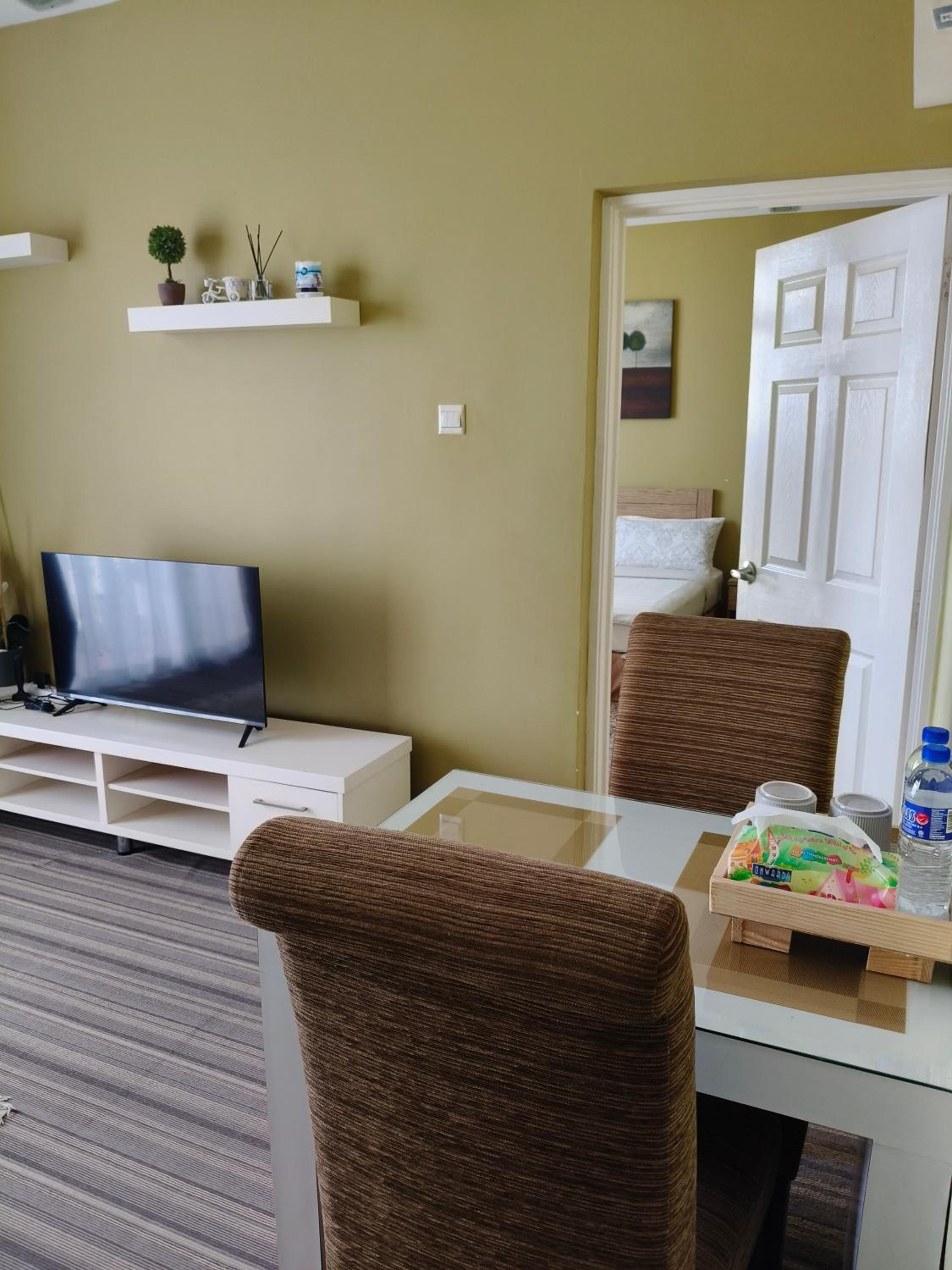 Studio One Bedroom KTC photo 6