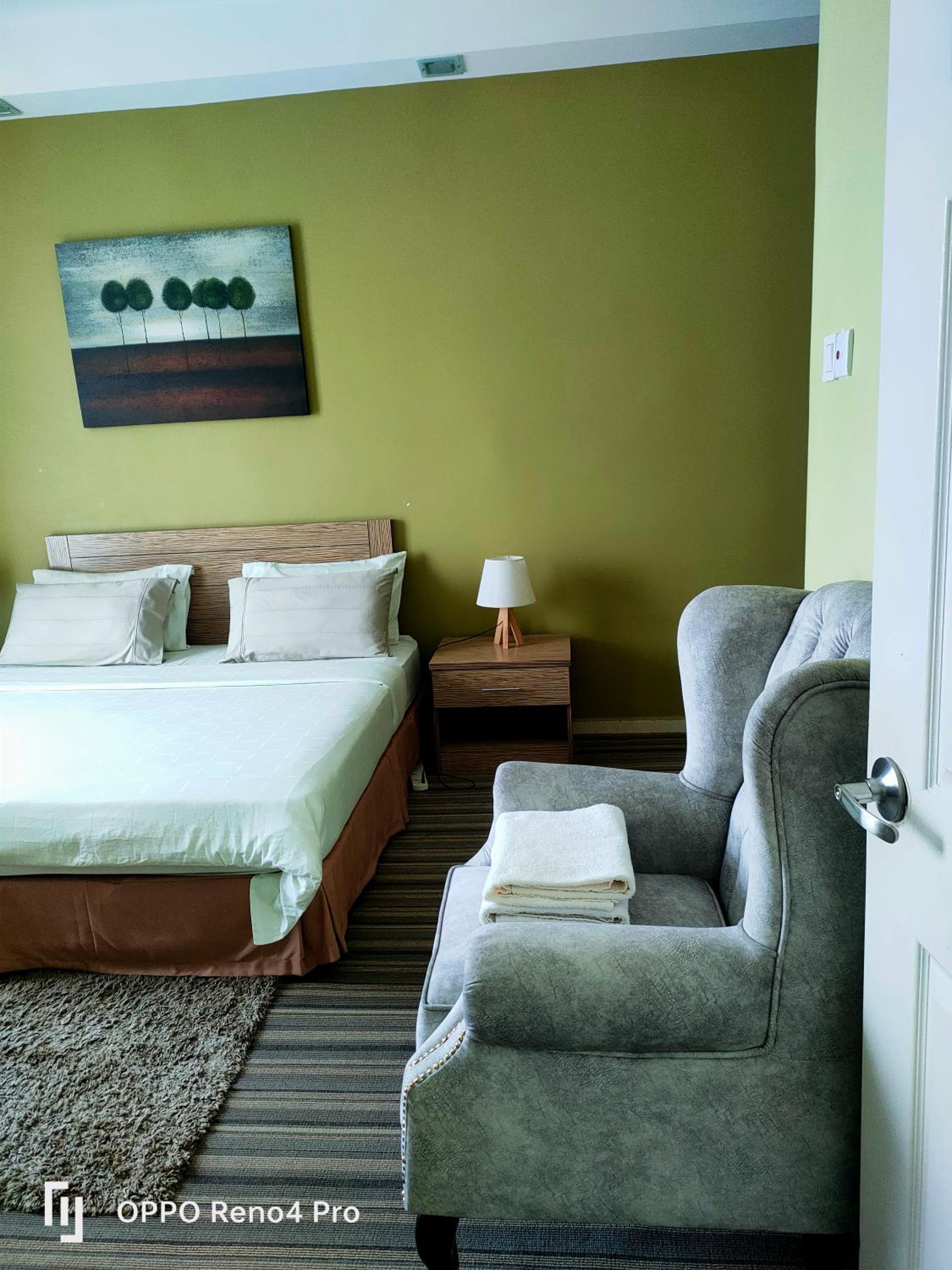 Studio One Bedroom KTC photo 3