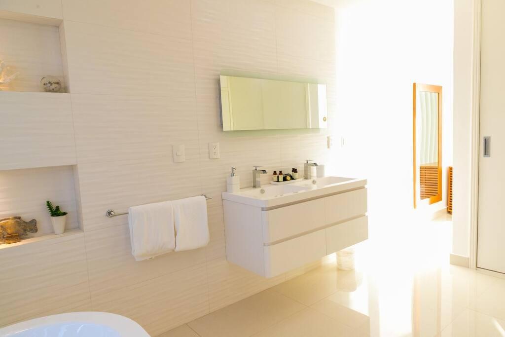 Home Dexter Nilsson view 5