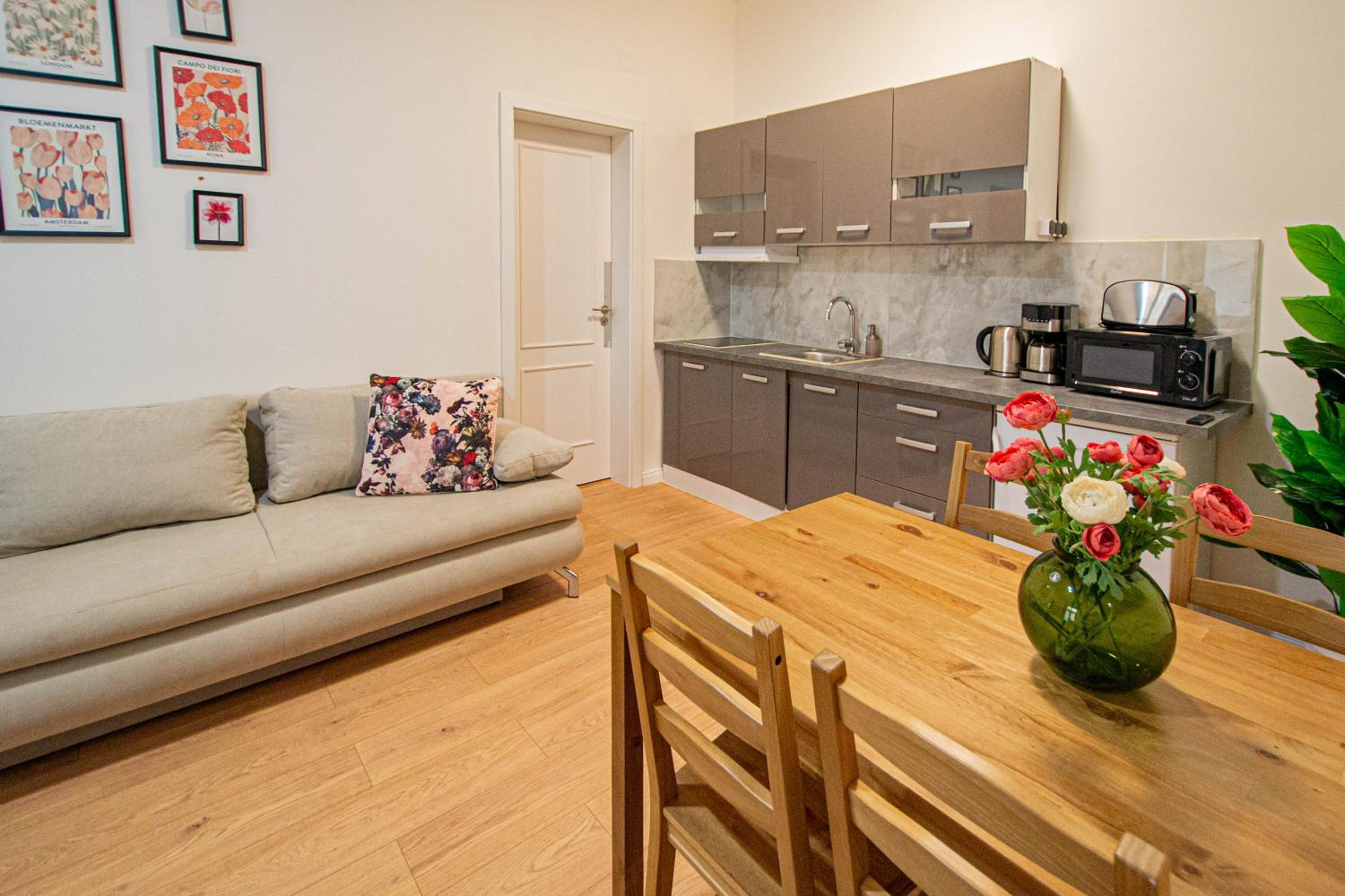 Charles square central apartments by Ruterra