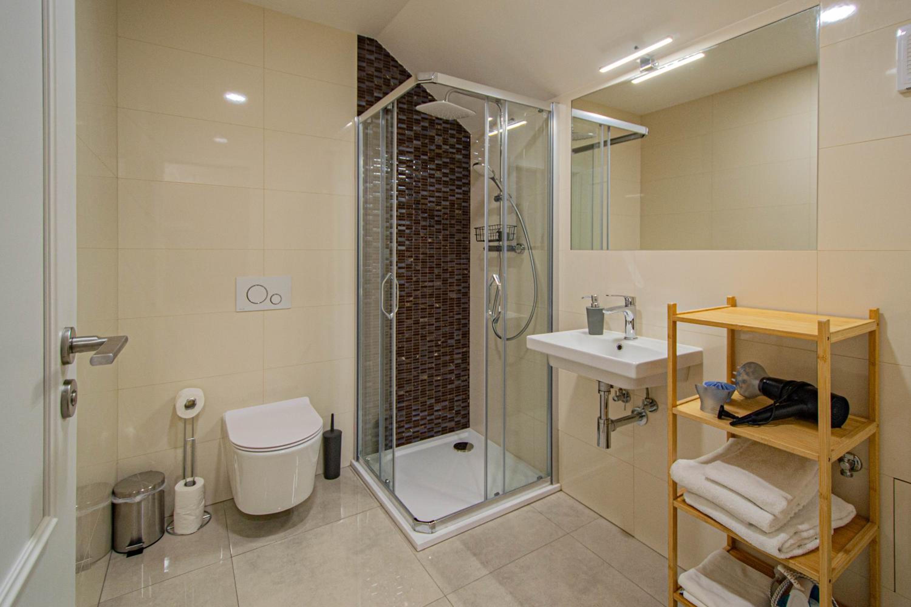 Charles square central apartments by Ruterra