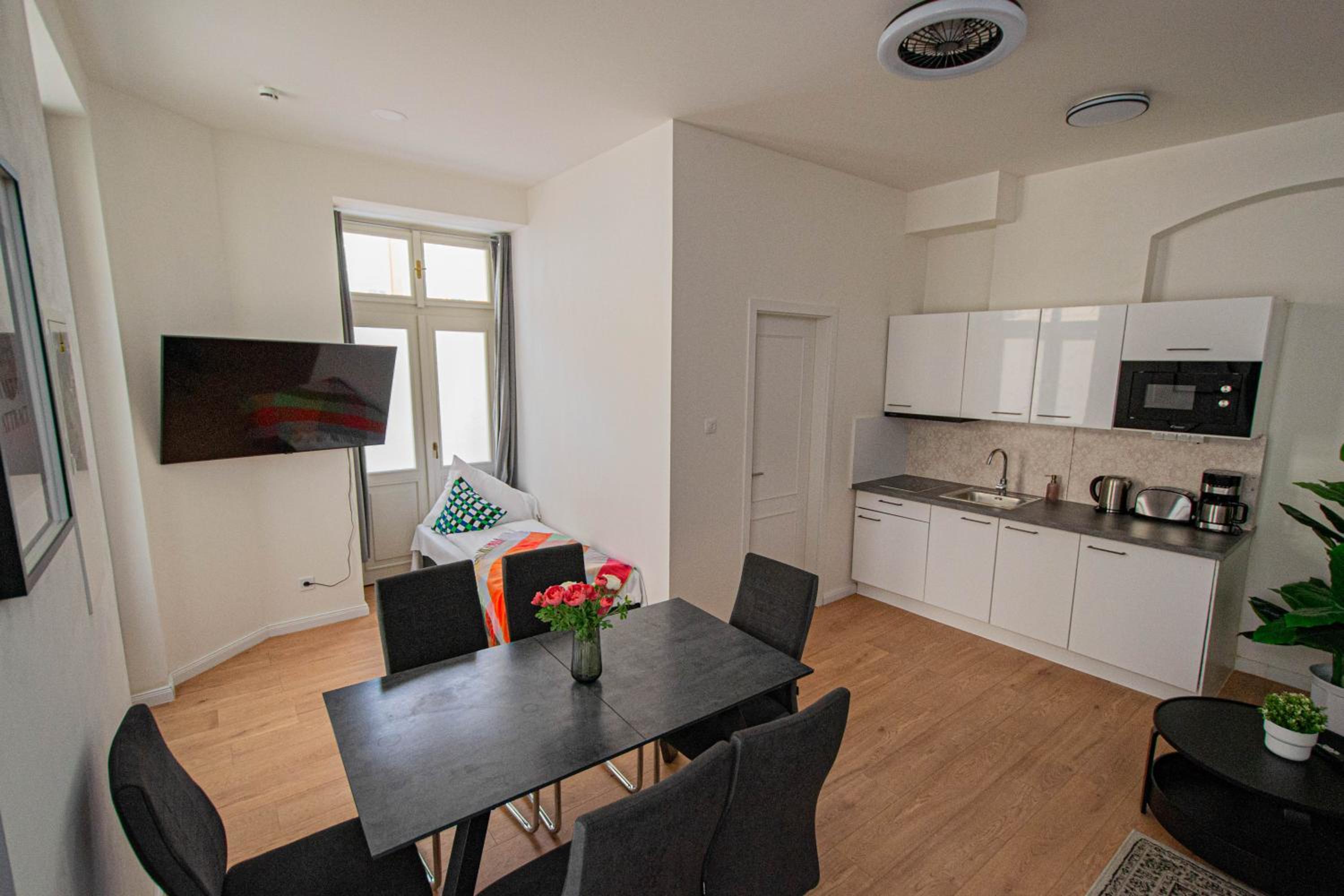 Charles square central apartments by Ruterra