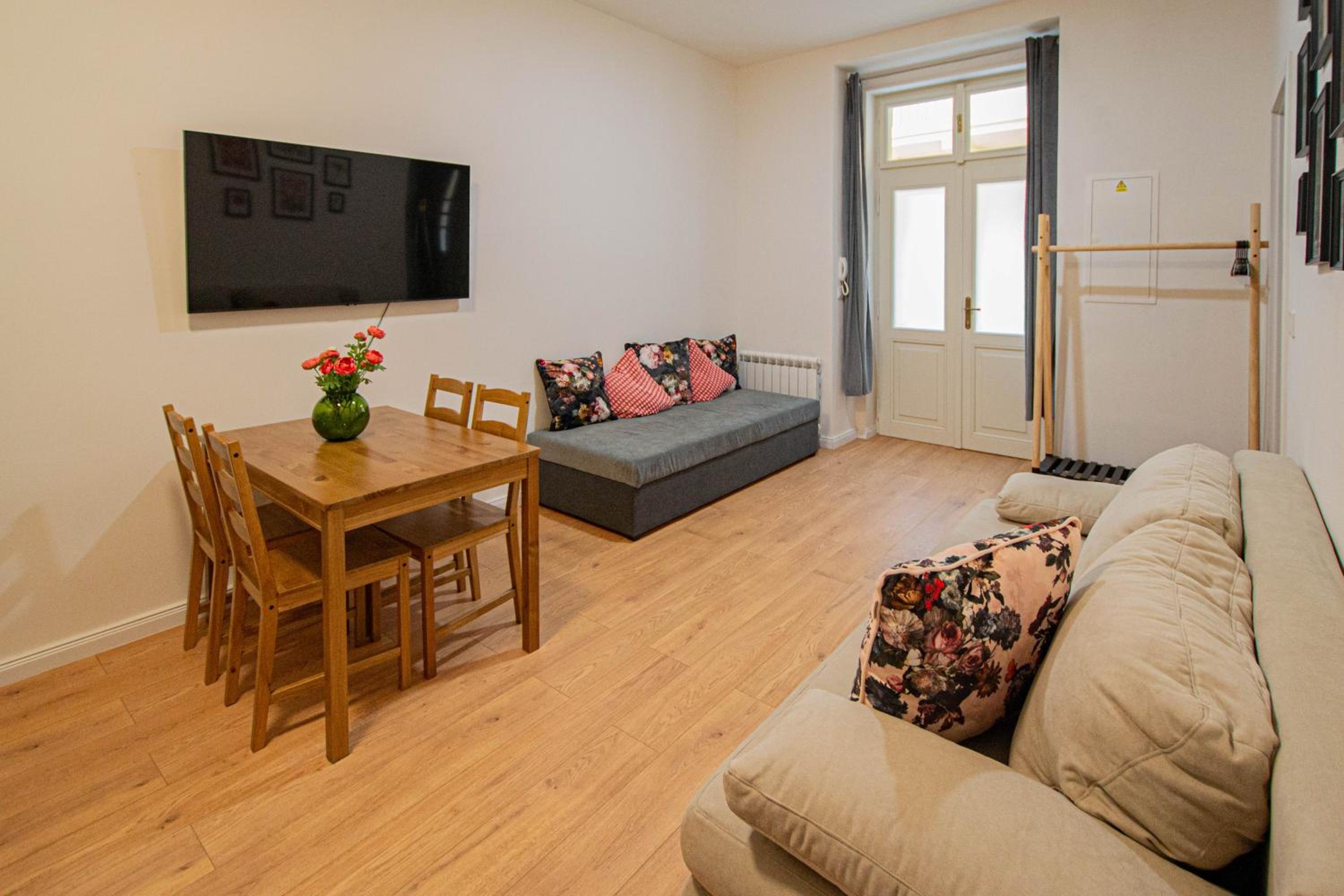 Charles square central apartments by Ruterra