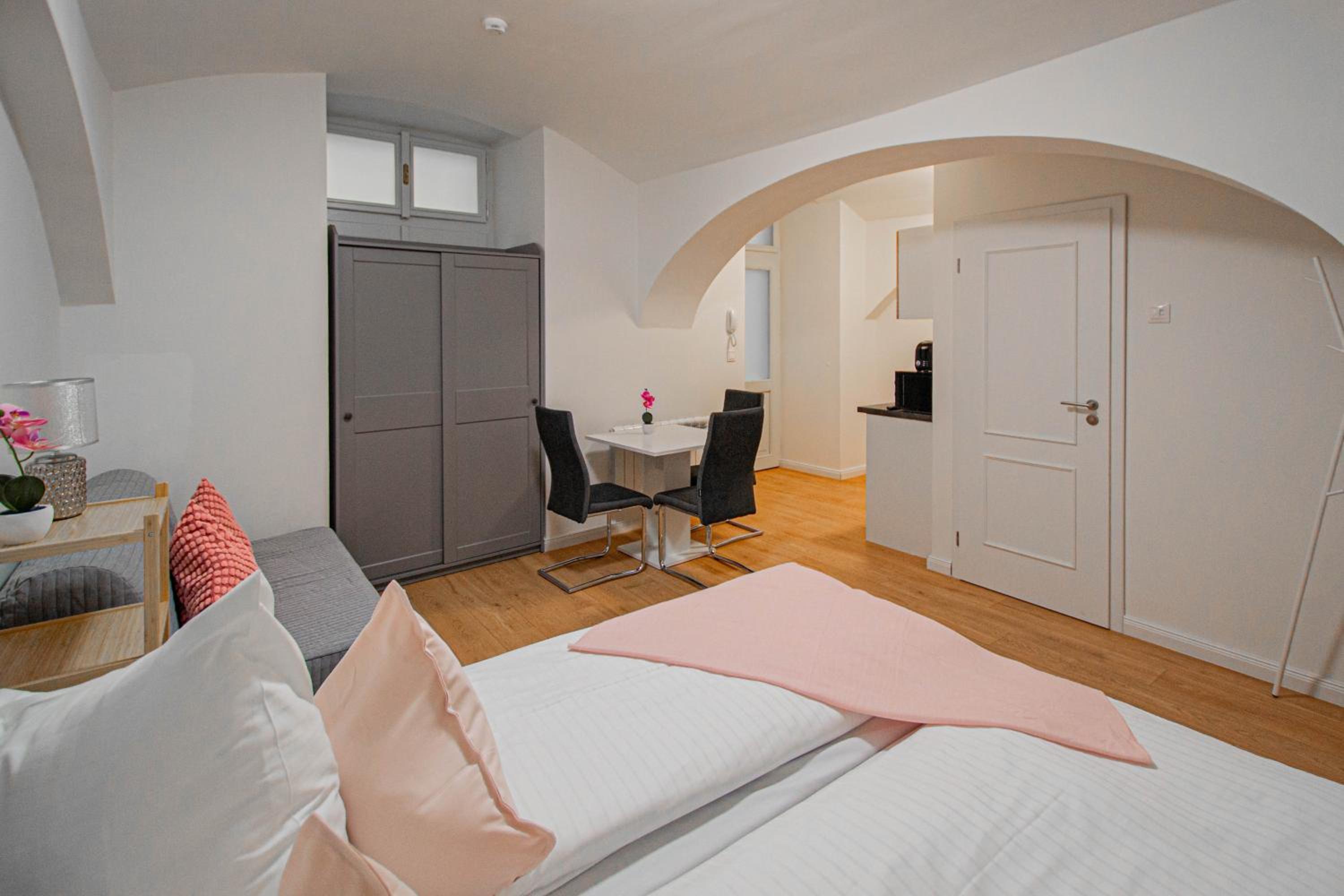 Charles square central apartments by Ruterra