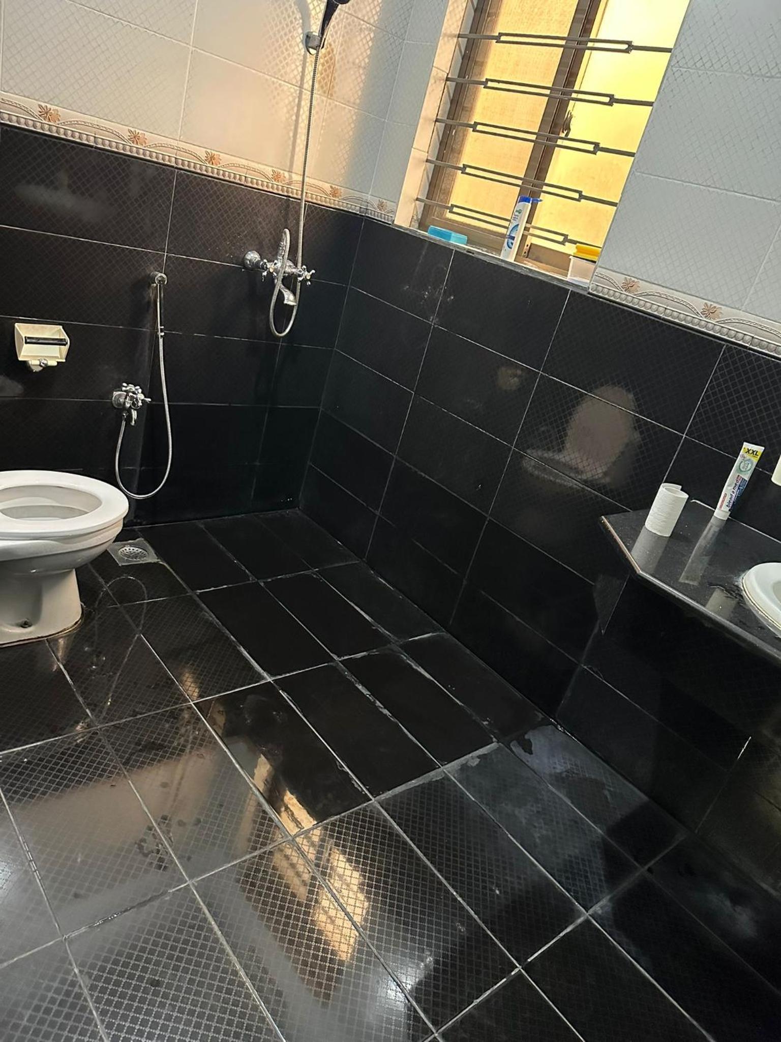 2 bedrooms private lower portion Lahore