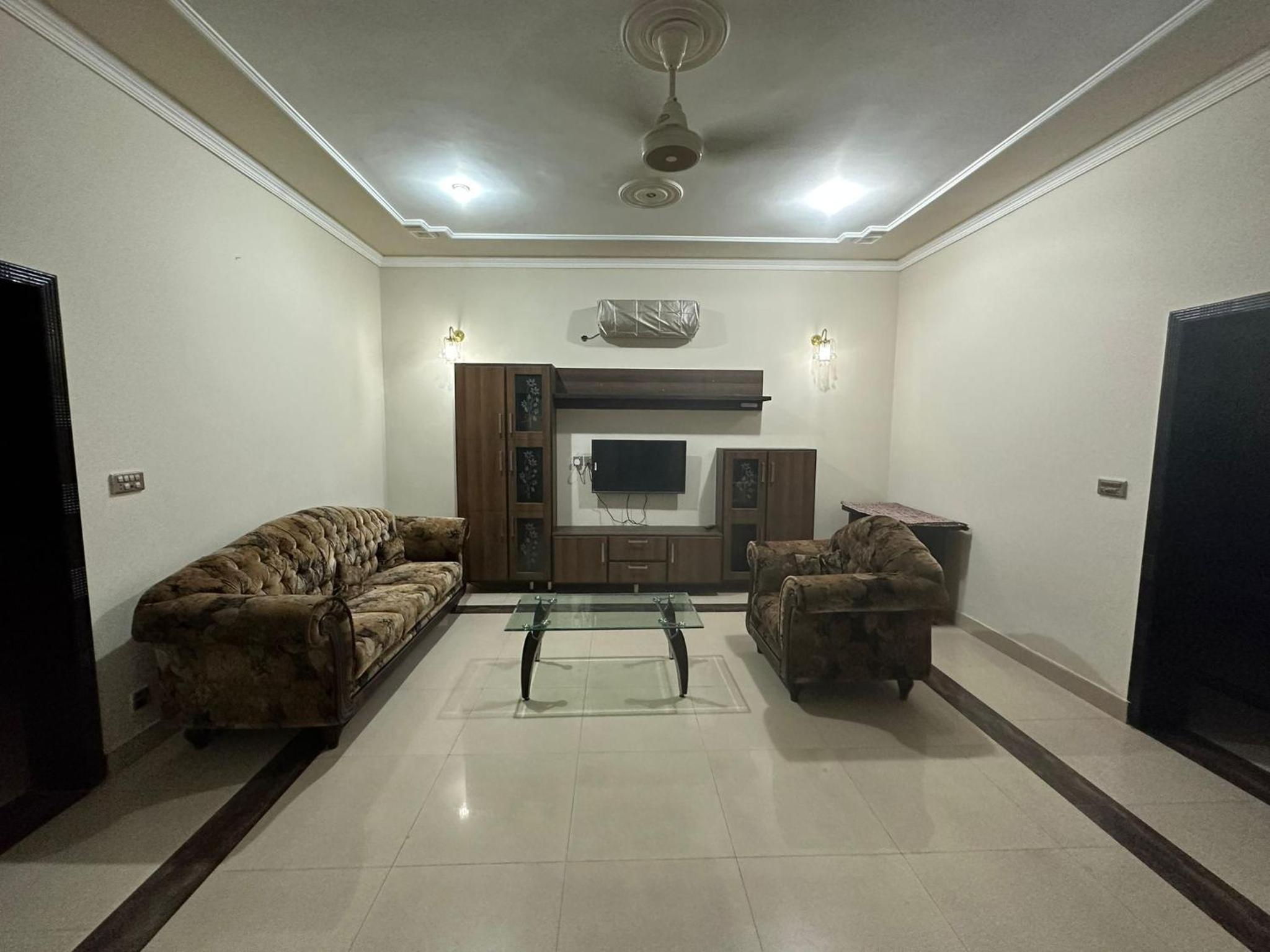 2 bedrooms private lower portion Lahore
