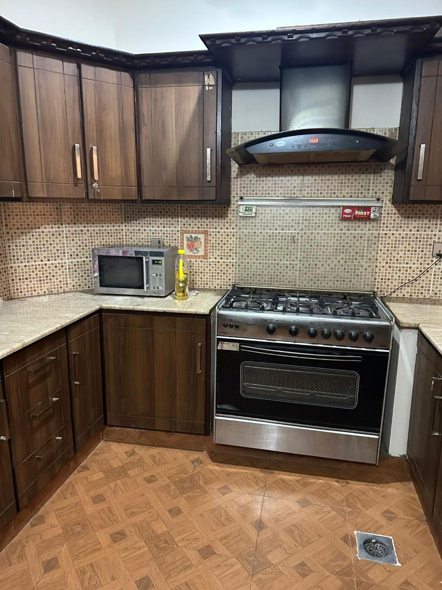 2 bedrooms private lower portion Lahore