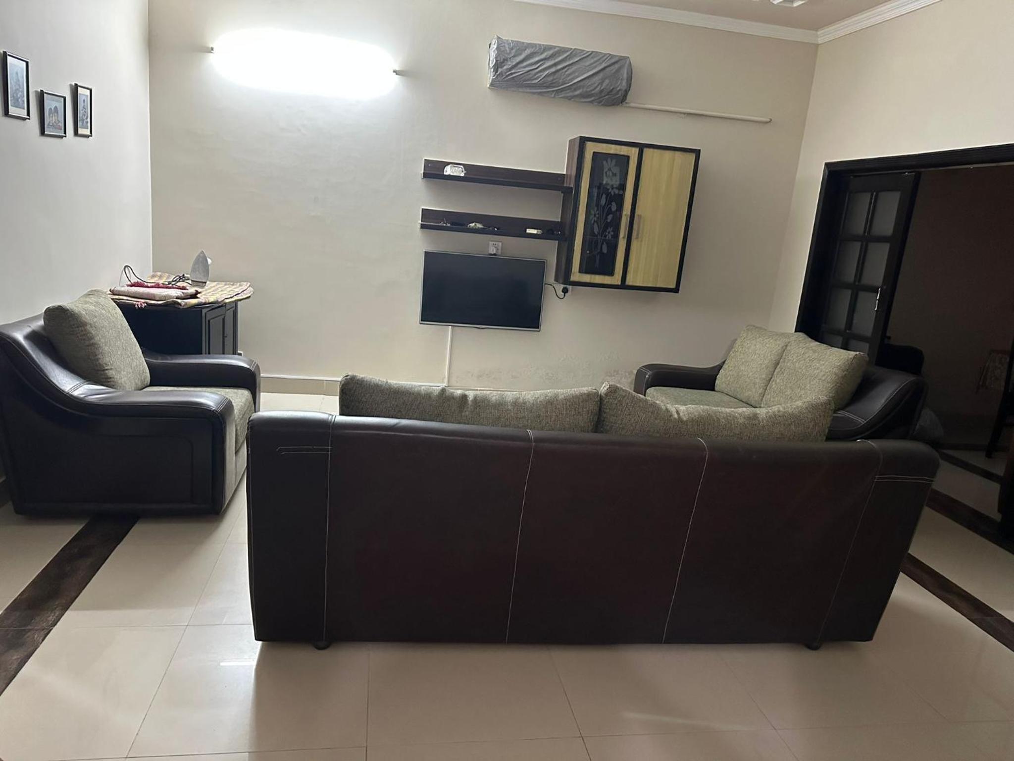 2 bedrooms private lower portion Lahore