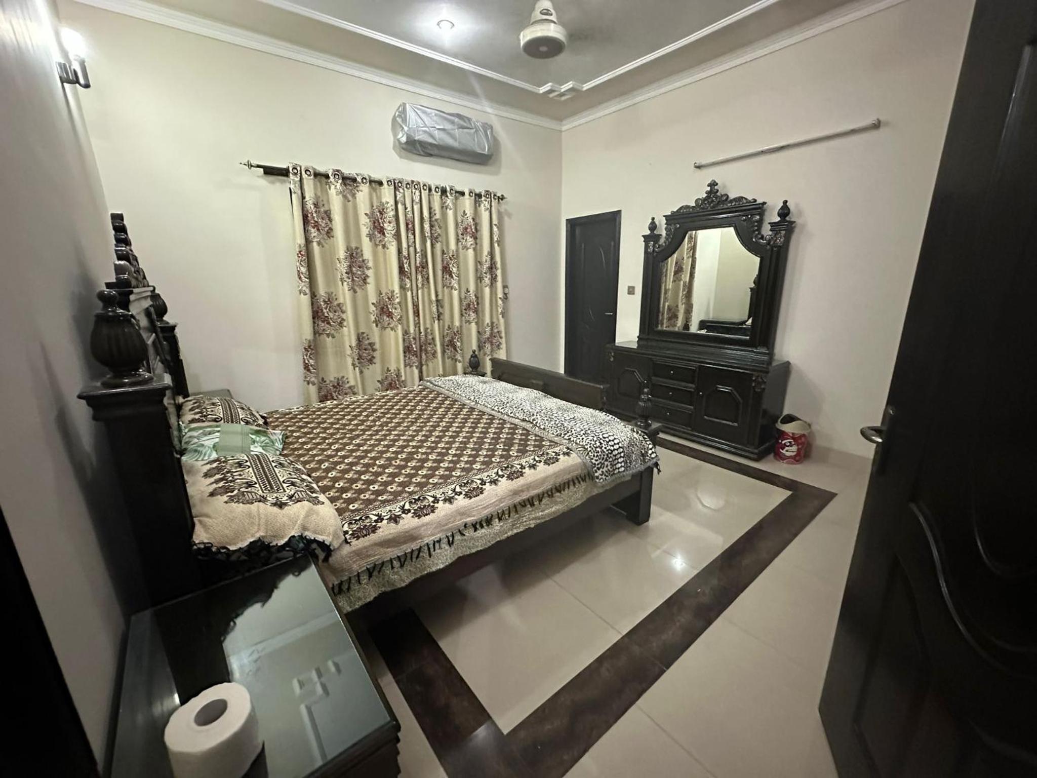 2 bedrooms private lower portion Lahore