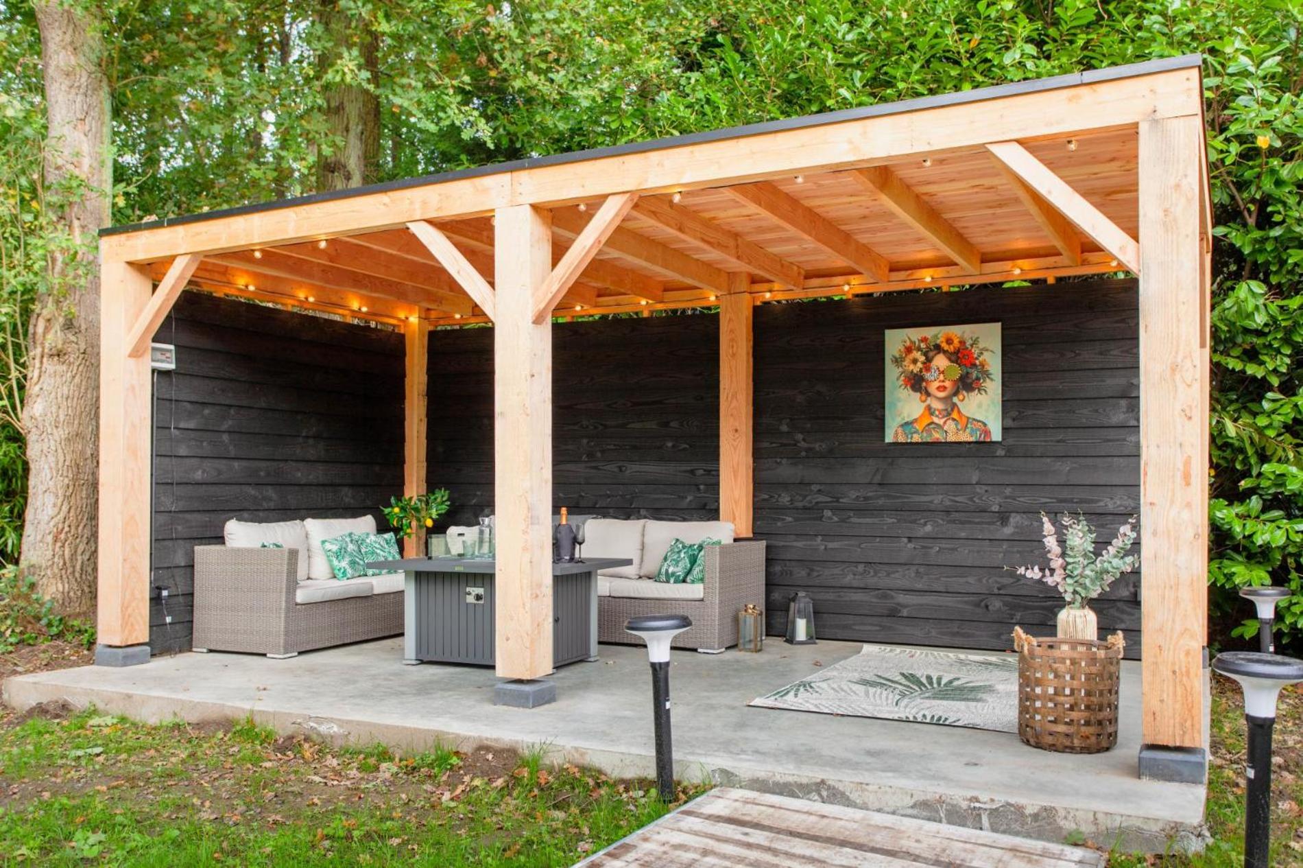 8P 4B Lanaken Retreat: Swimming Pool Jacuzzi and Sauna