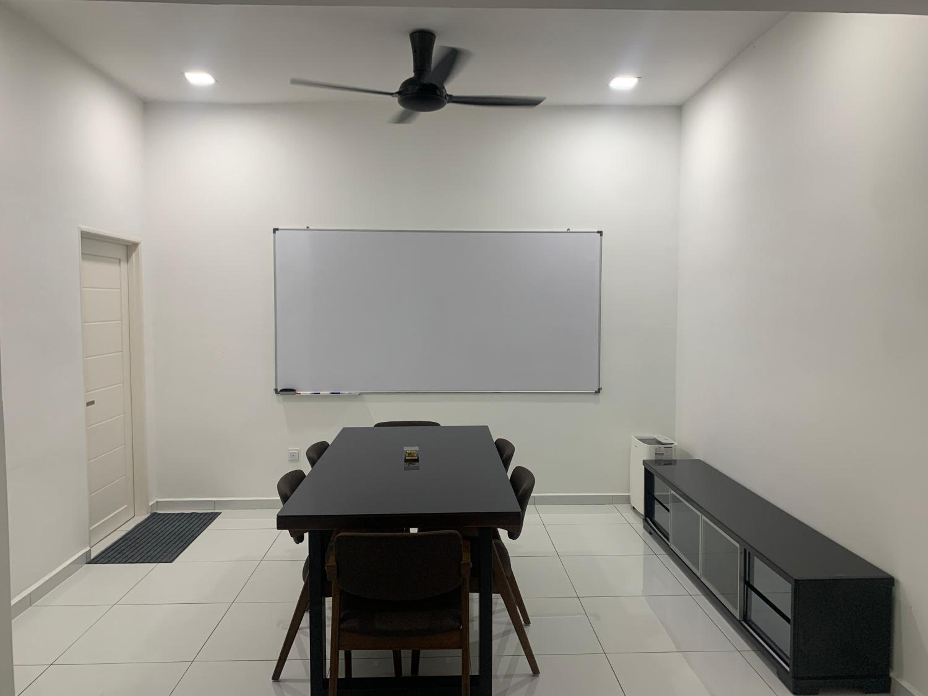 Ell Homestay with Private pool Pasir gudang photo 4