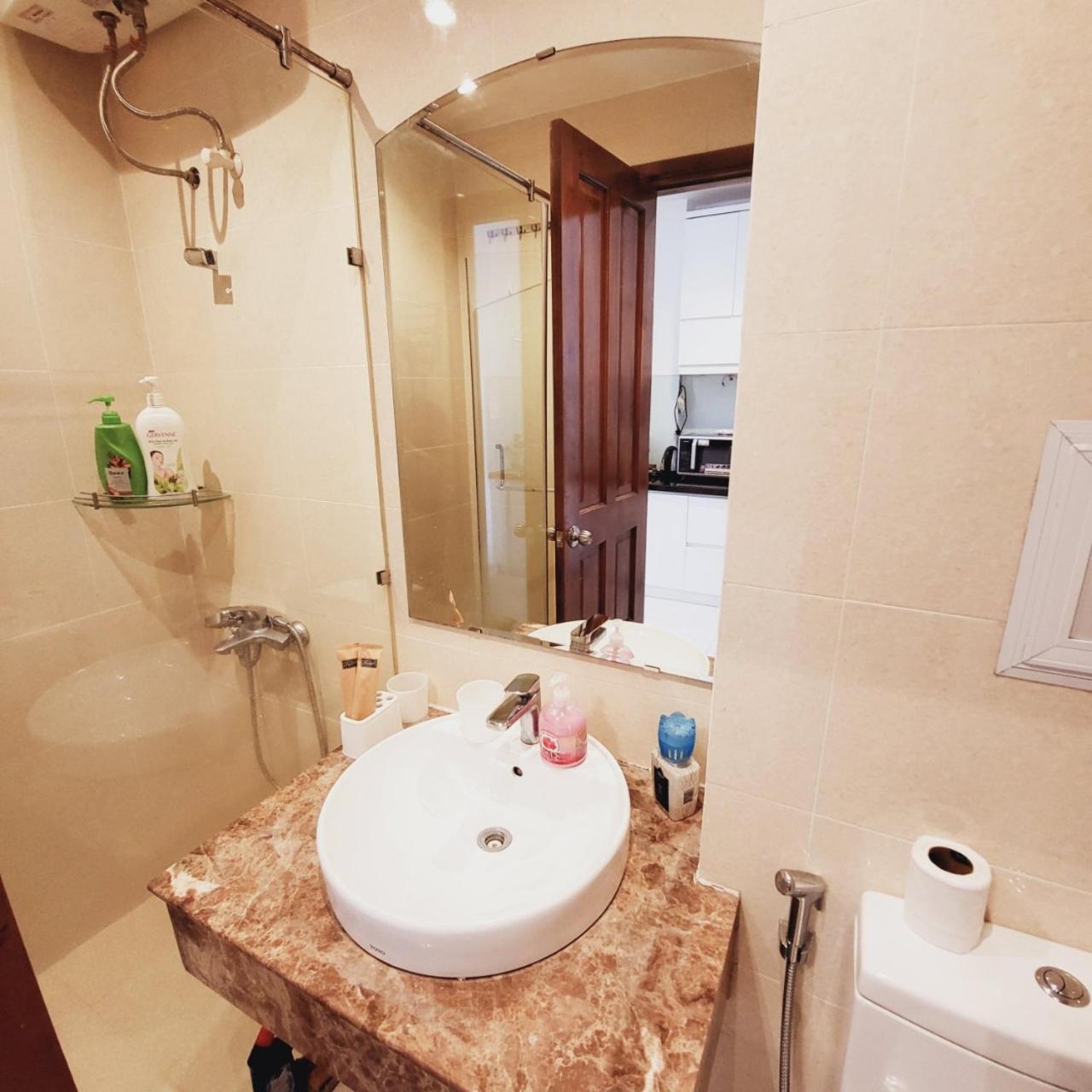 Austin Home Apartment Sky Center - Near Tan Son Nhat Airport