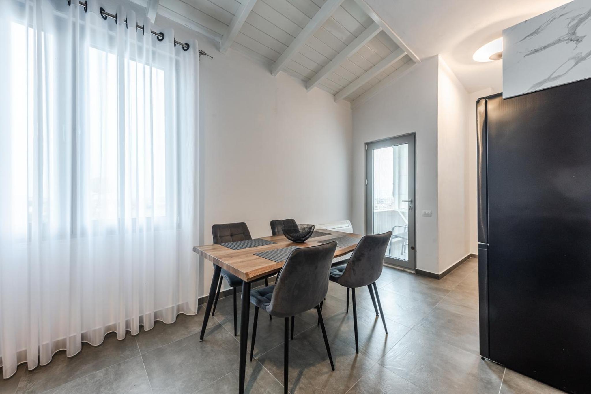Royal Hill Apartments by PS