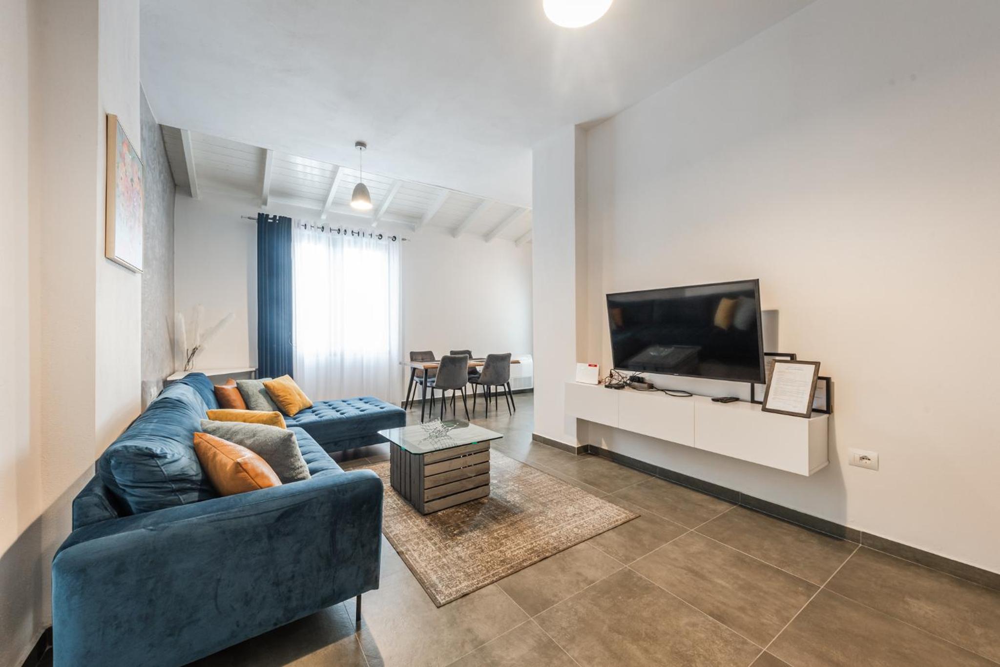 Royal Hill Apartments by PS