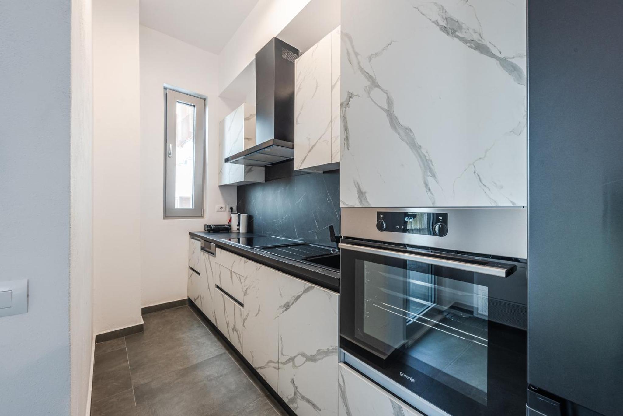 Royal Hill Apartments by PS