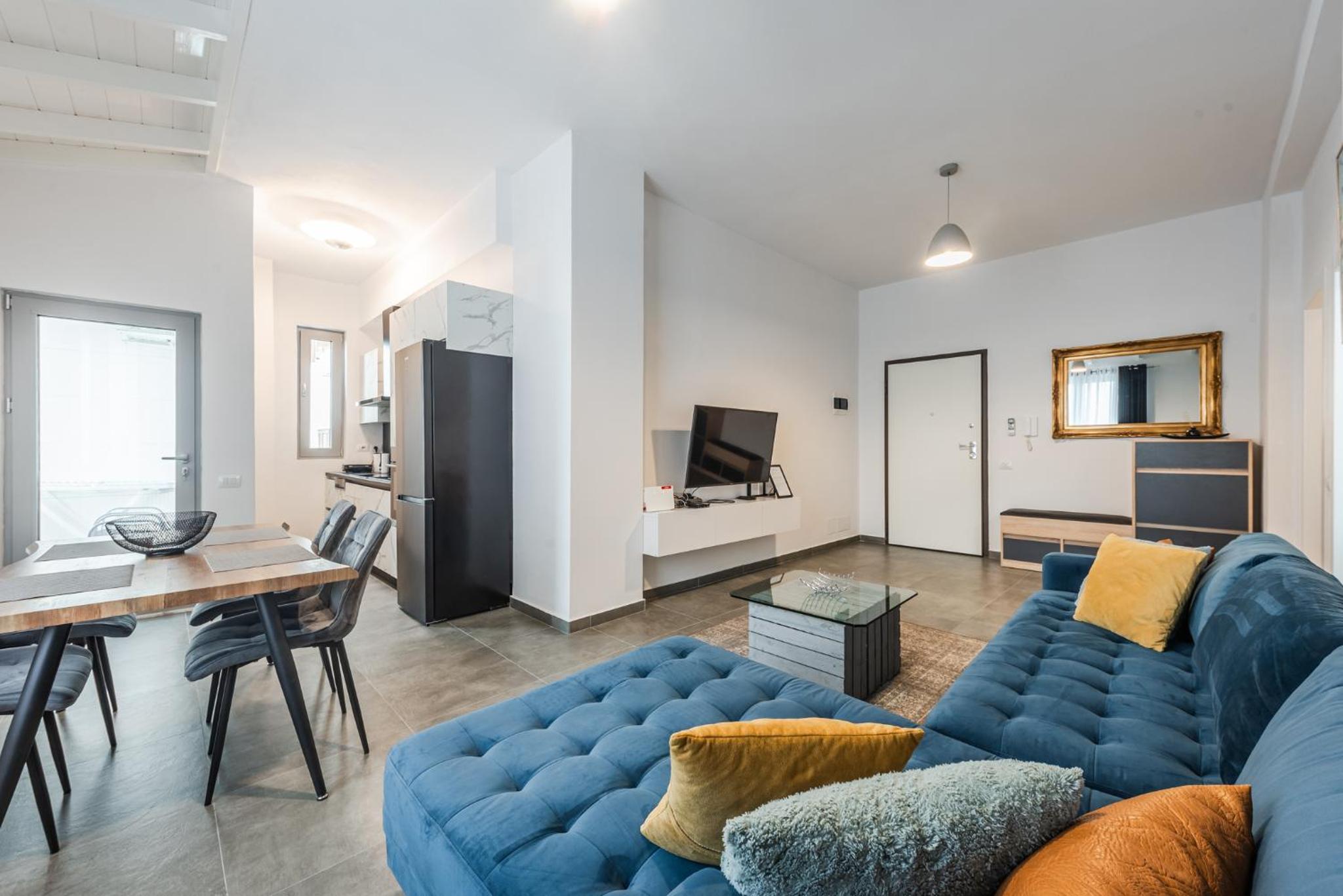 Royal Hill Apartments by PS