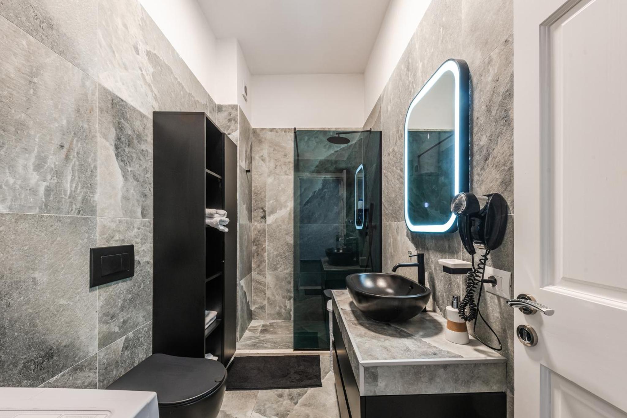 Royal Hill Apartments by PS