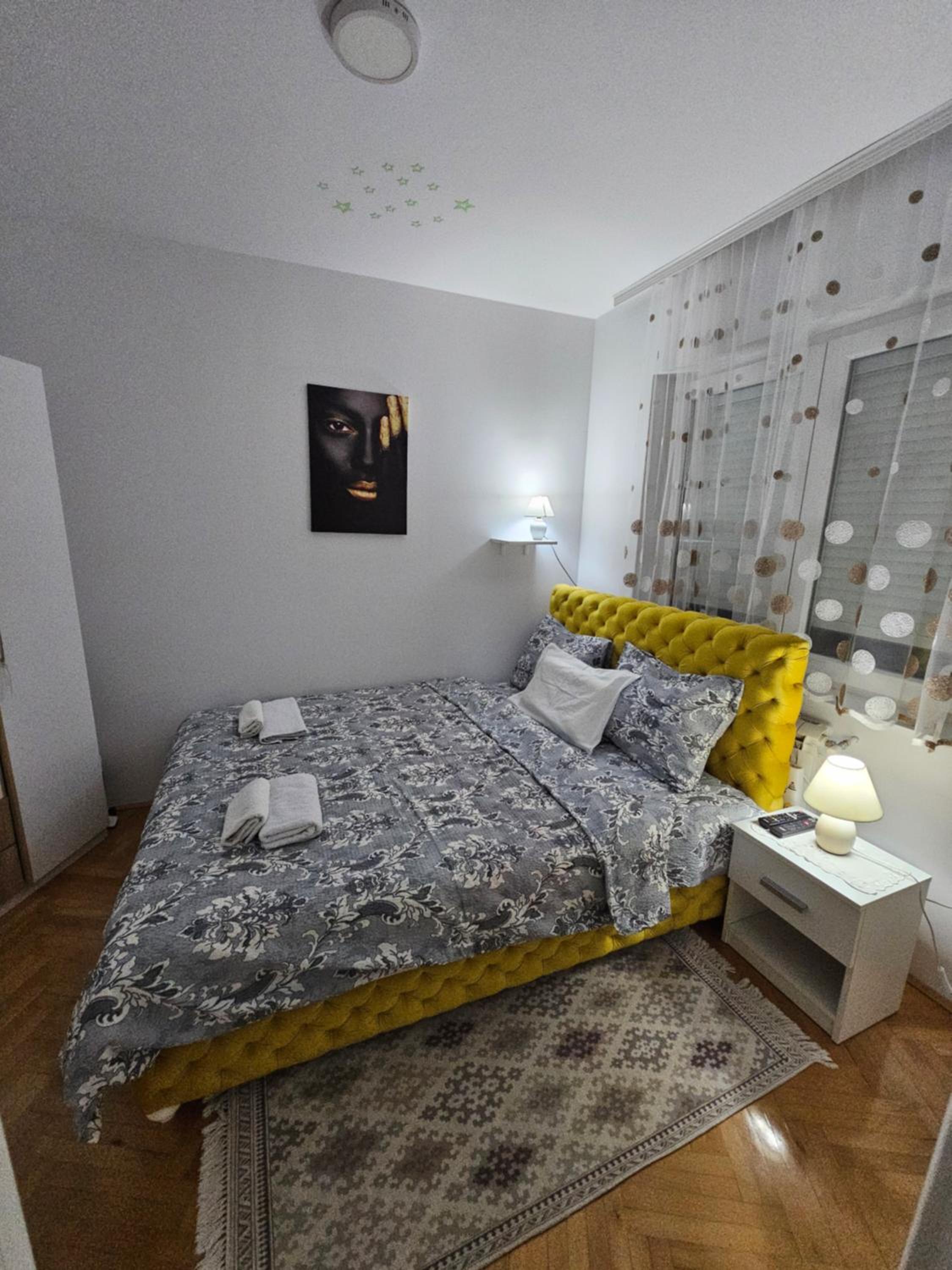 Iskra Apartment