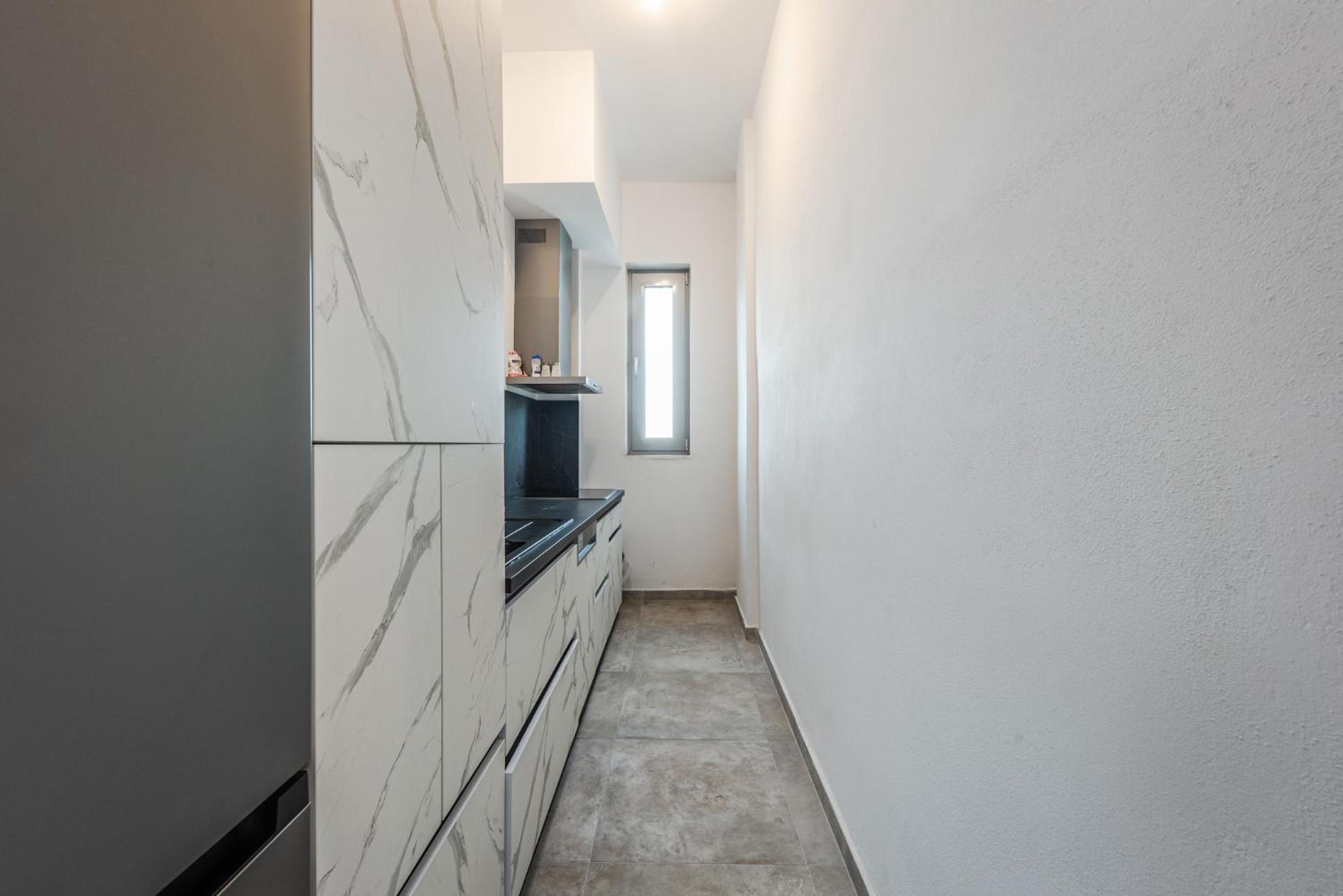 Royal Hill Apartments by PS