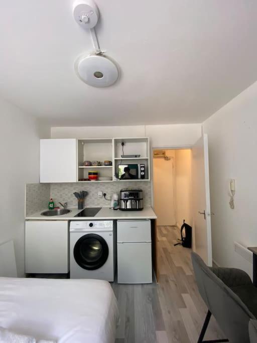 Luxe Studio Flat in zone 1