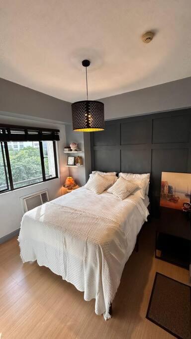The grey loft Elegant condo BGC view 4