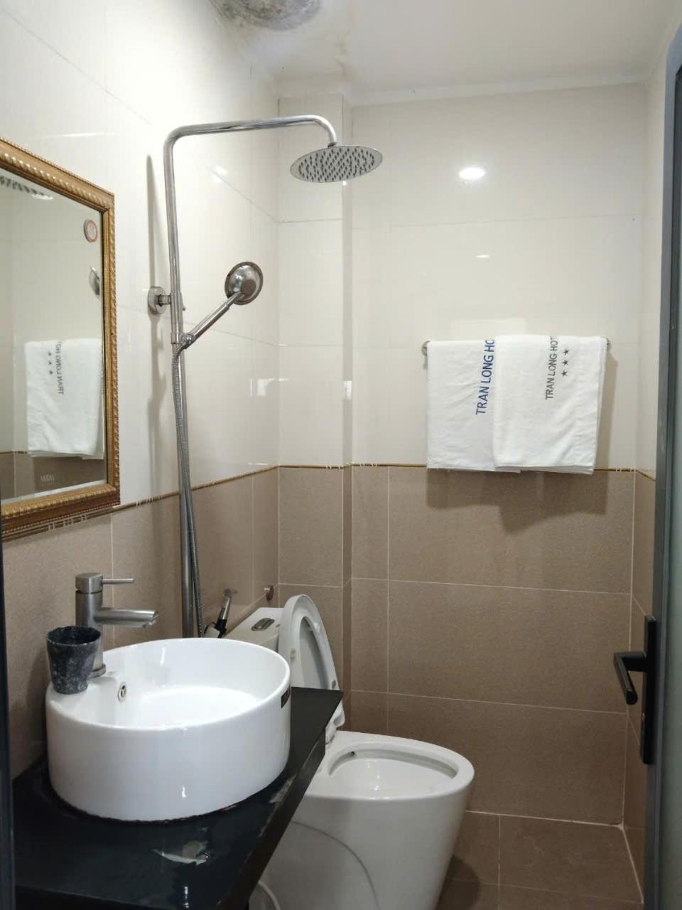 Hotel Trần Long
