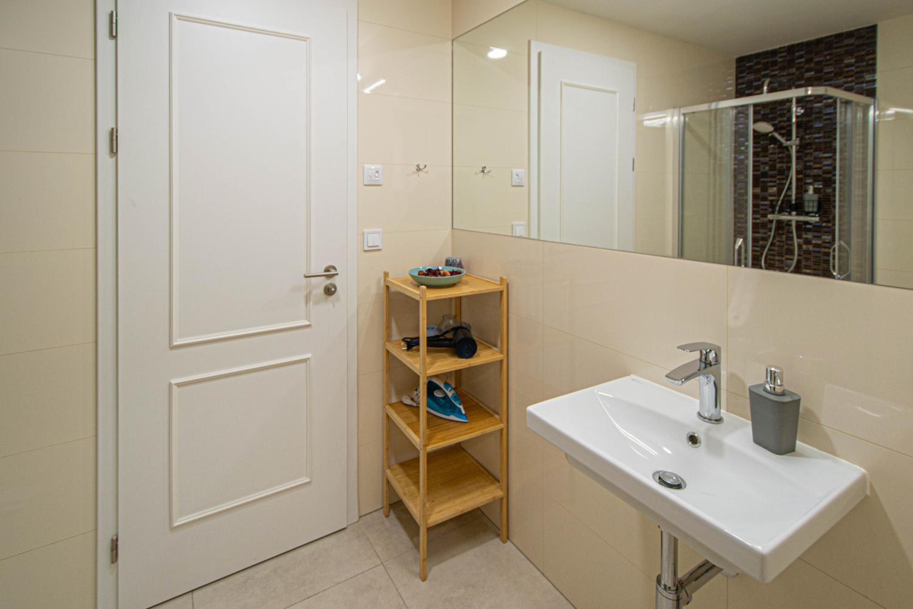Charles square central apartments by Ruterra