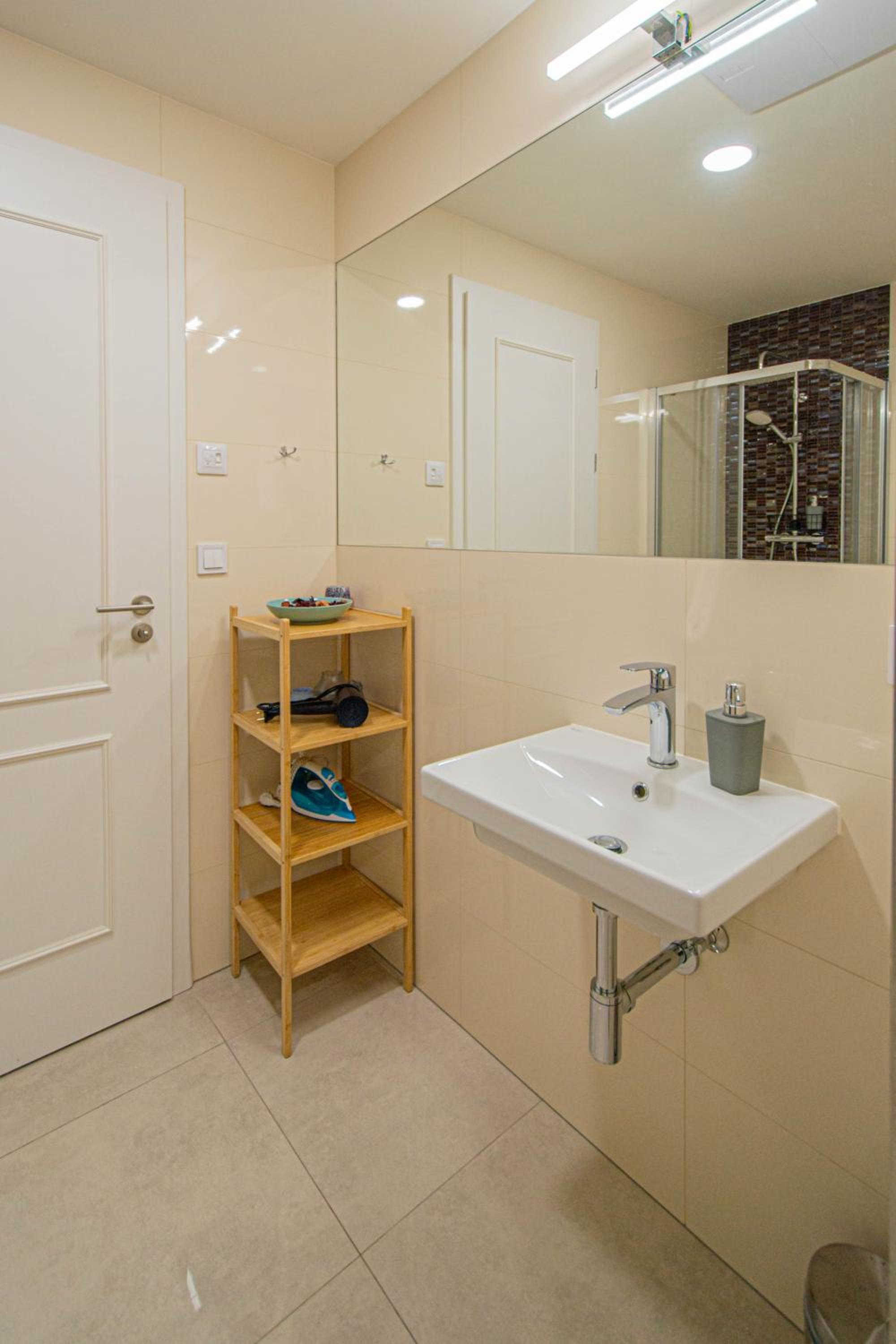 Charles square central apartments by Ruterra