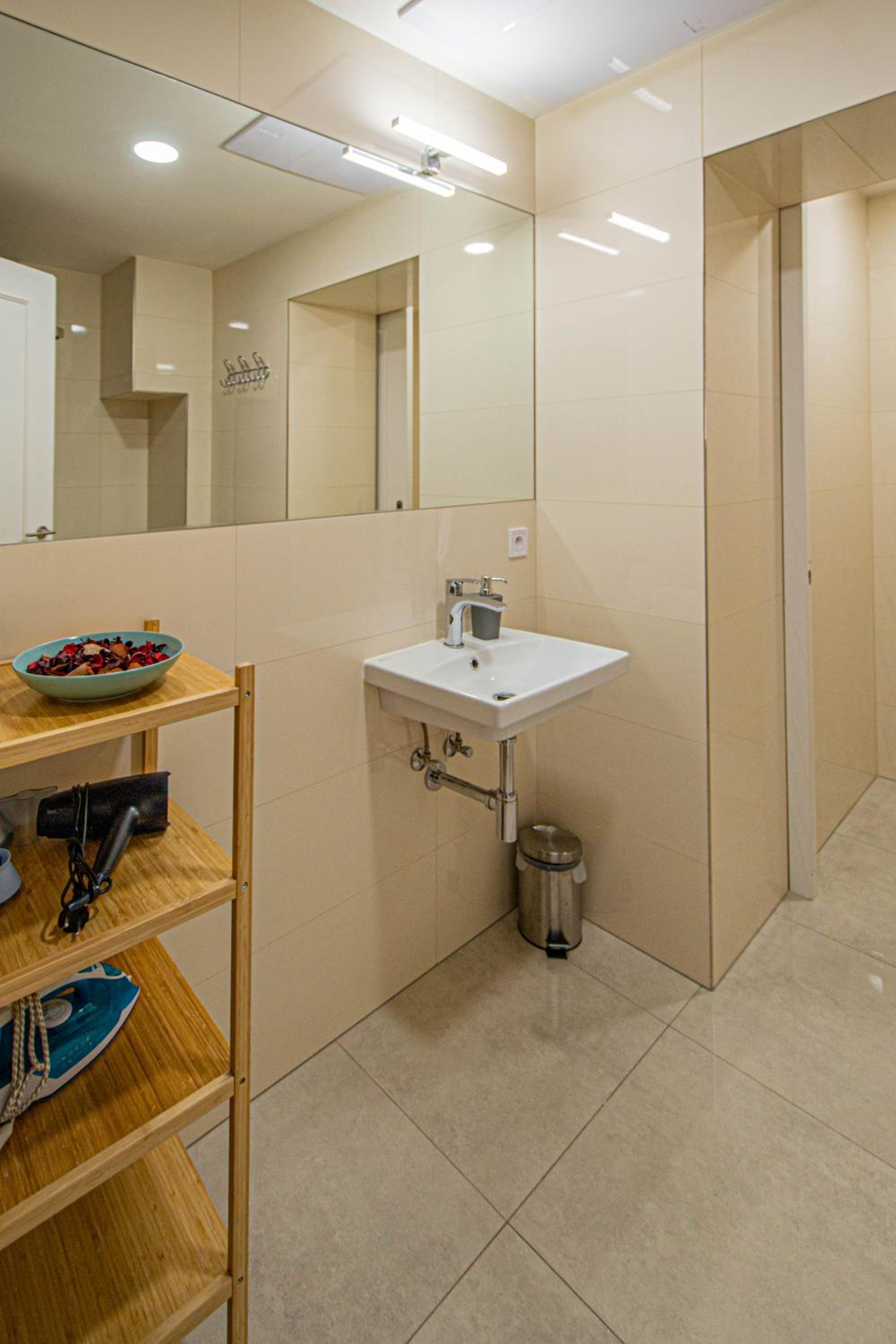 Charles square central apartments by Ruterra