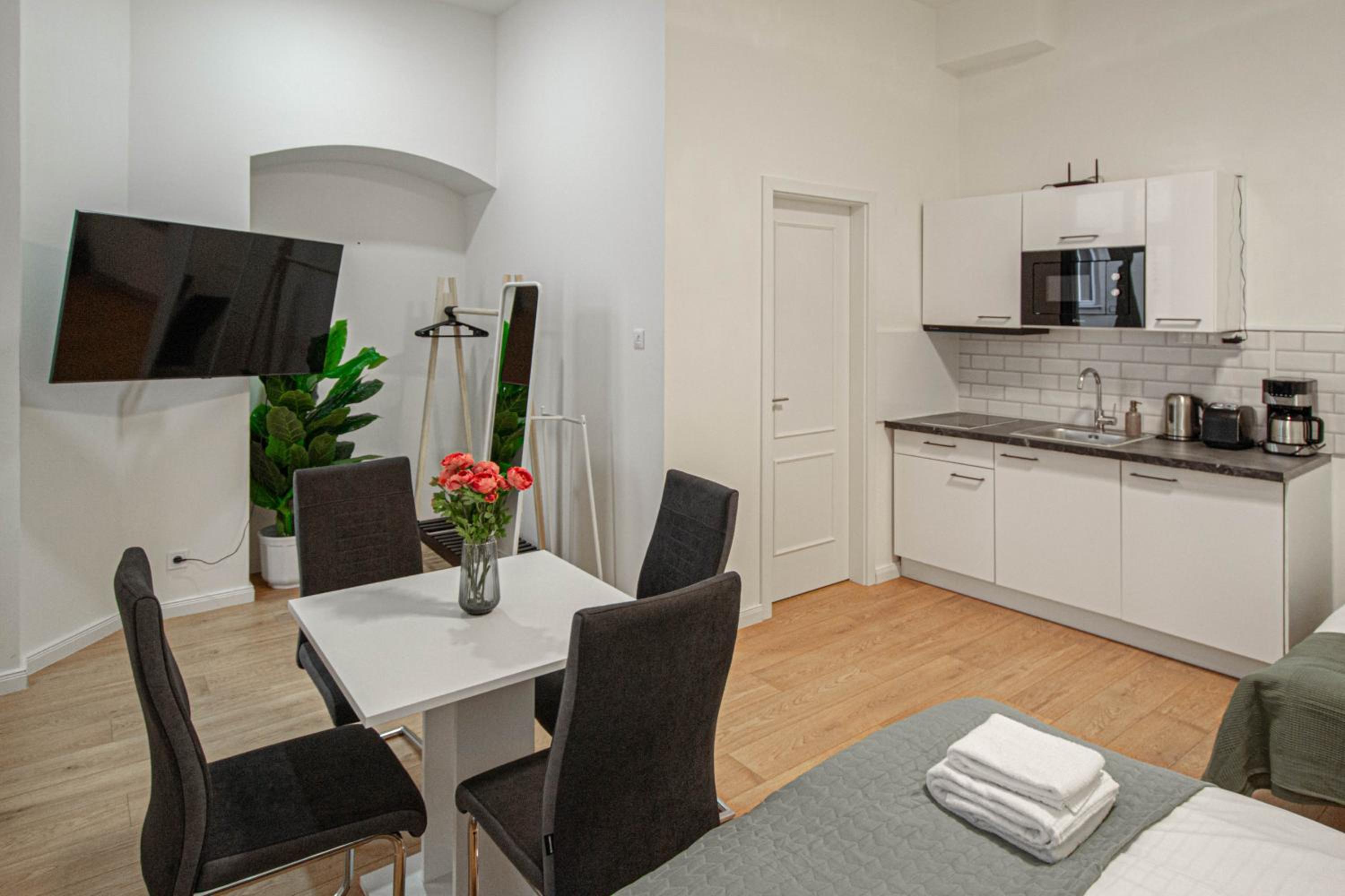 Charles square central apartments by Ruterra