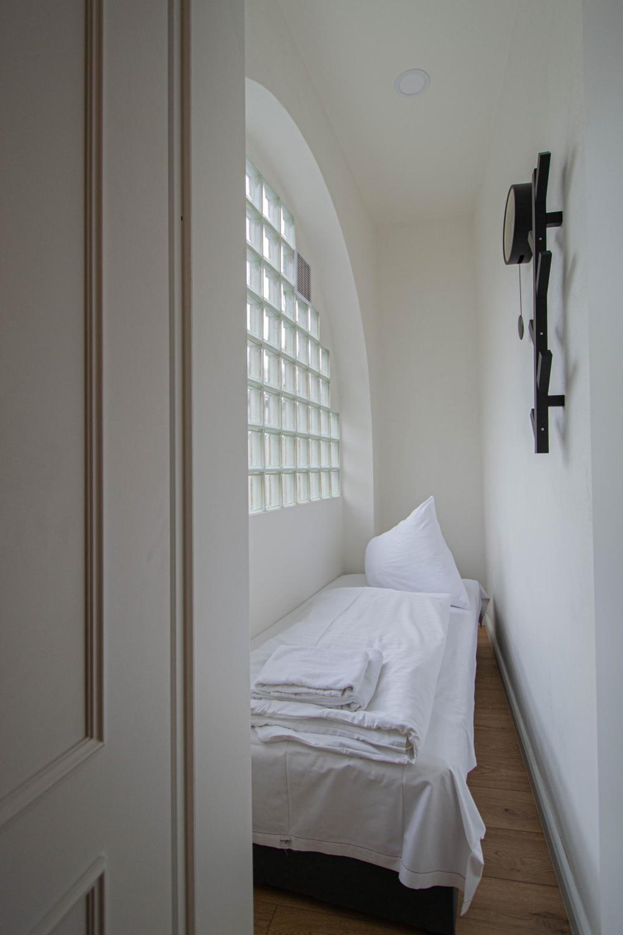 Charles square central apartments by Ruterra